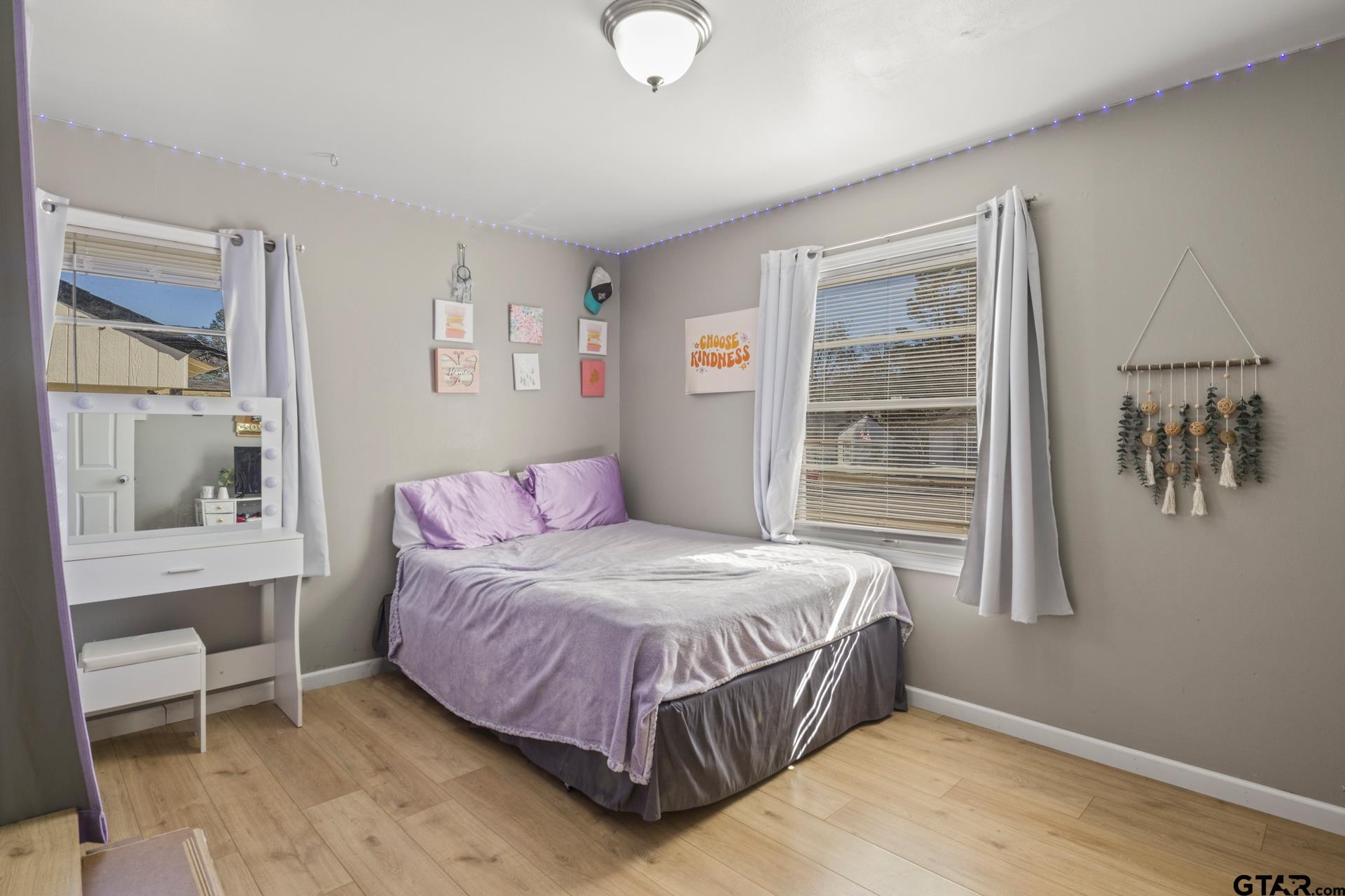 414 Lindsey St