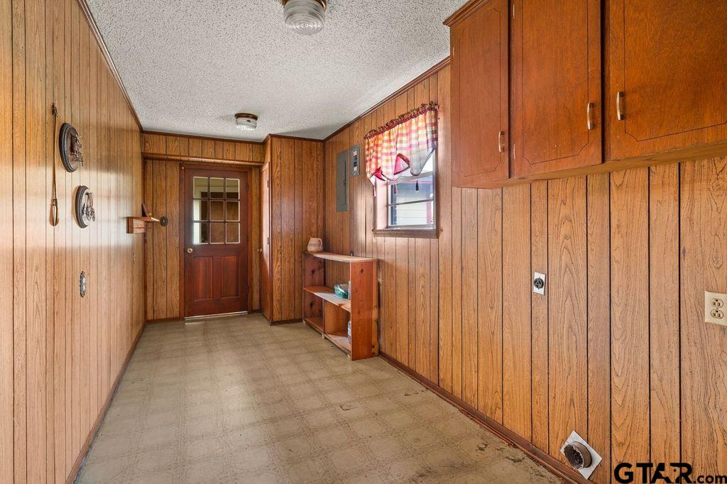 6406 N HWY 37