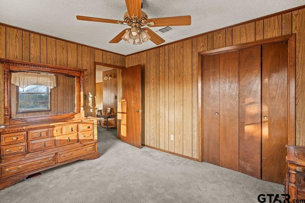 6406 N HWY 37