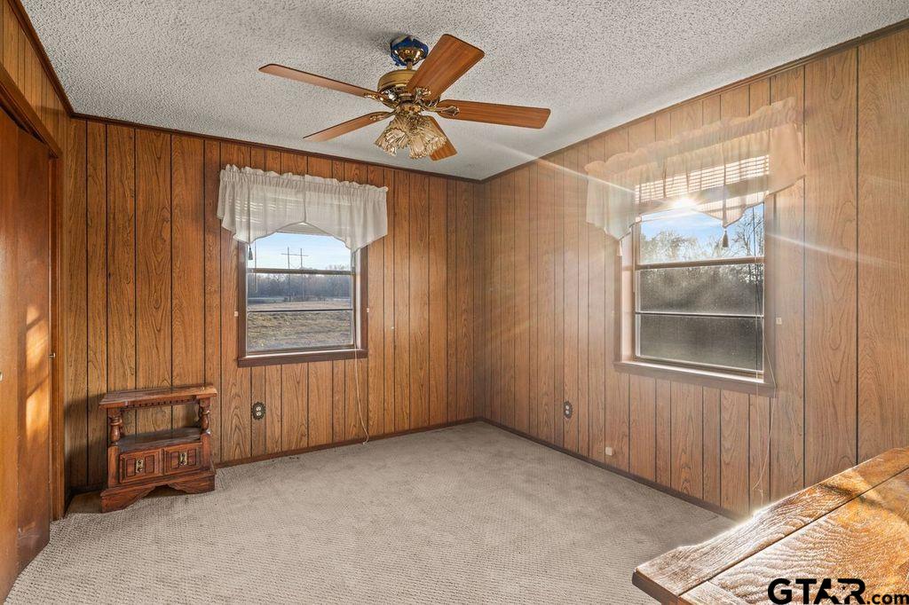 6406 N HWY 37