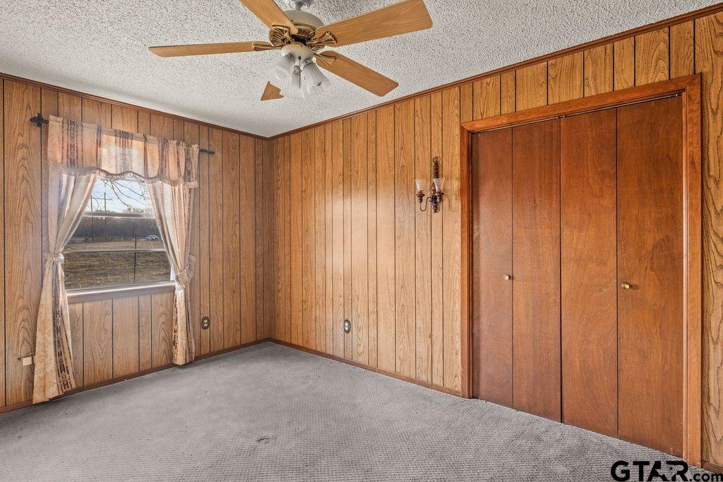 6406 N HWY 37
