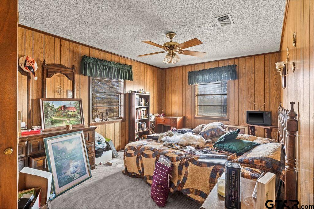 6406 N HWY 37