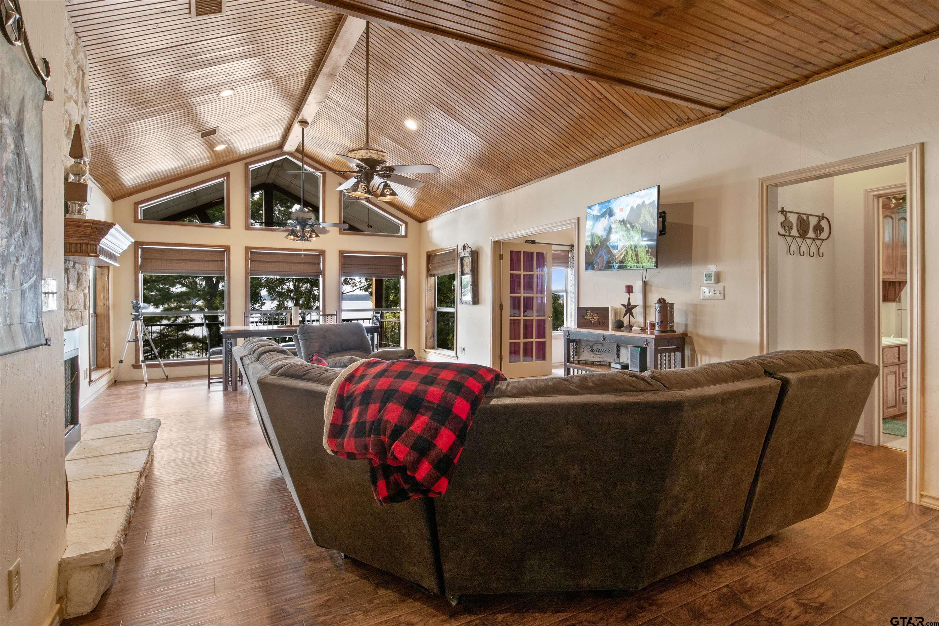 385 County Road 2610