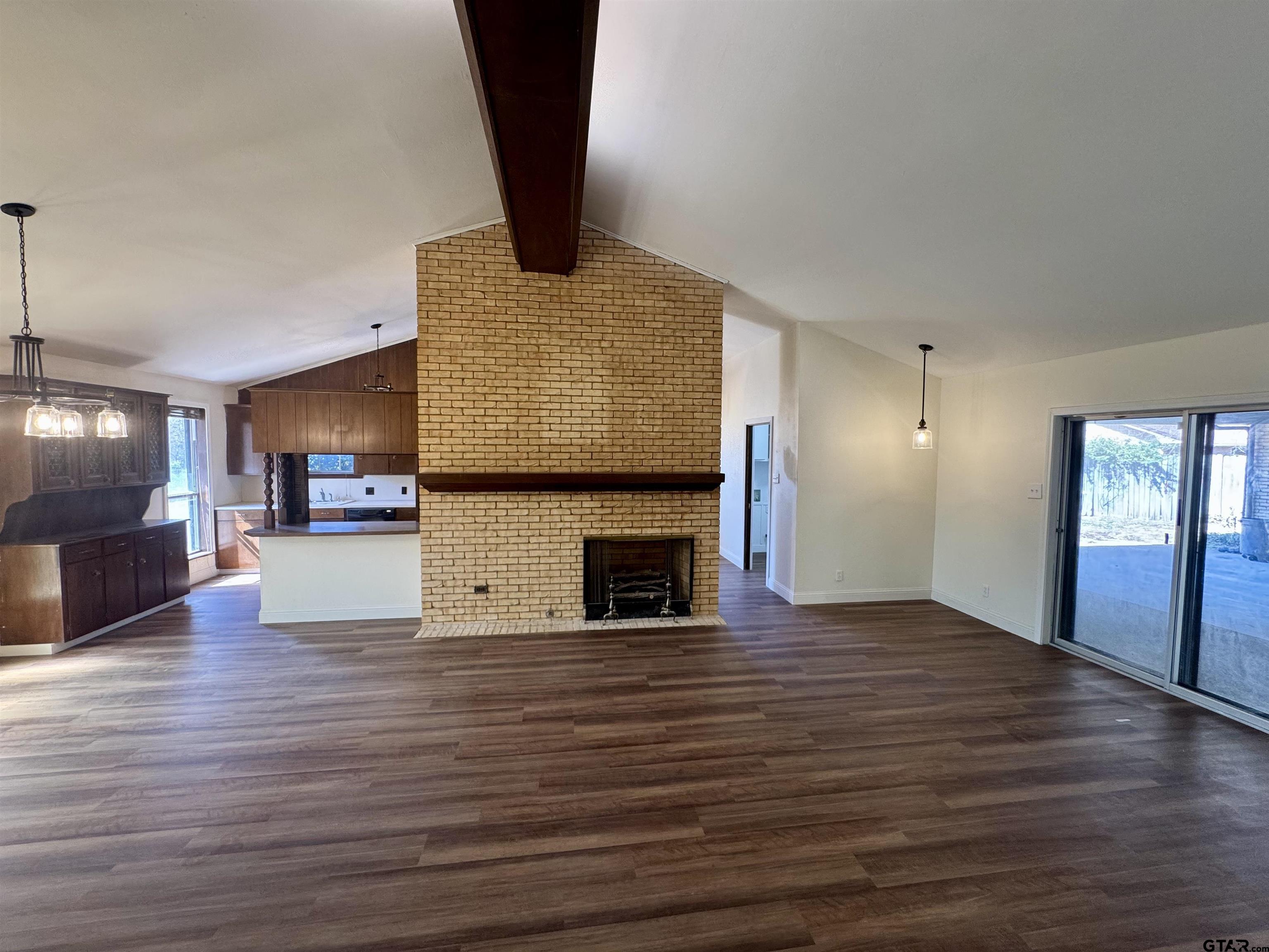 220 Guadalupe