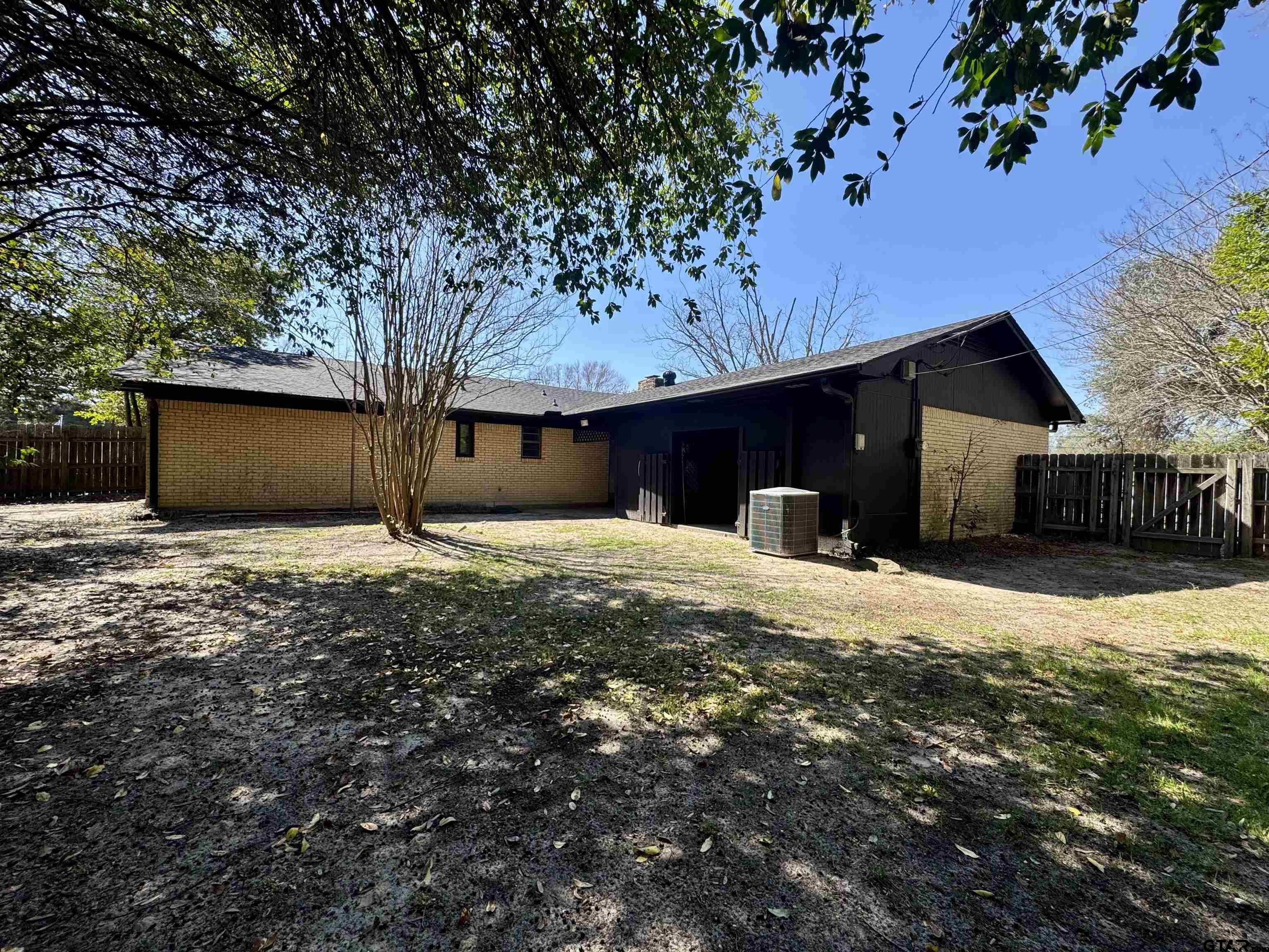 220 Guadalupe