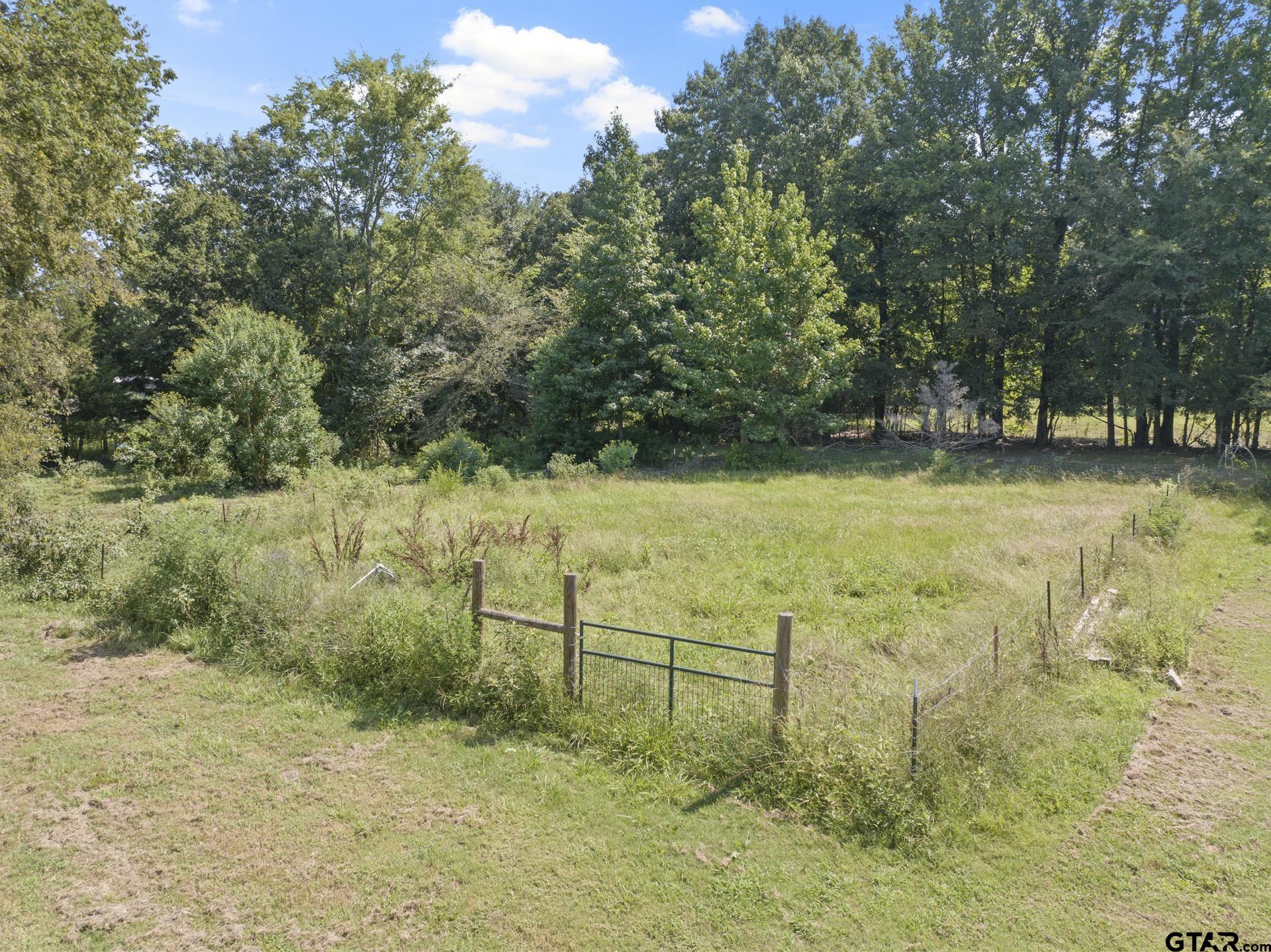 9280 NE County Road 2100