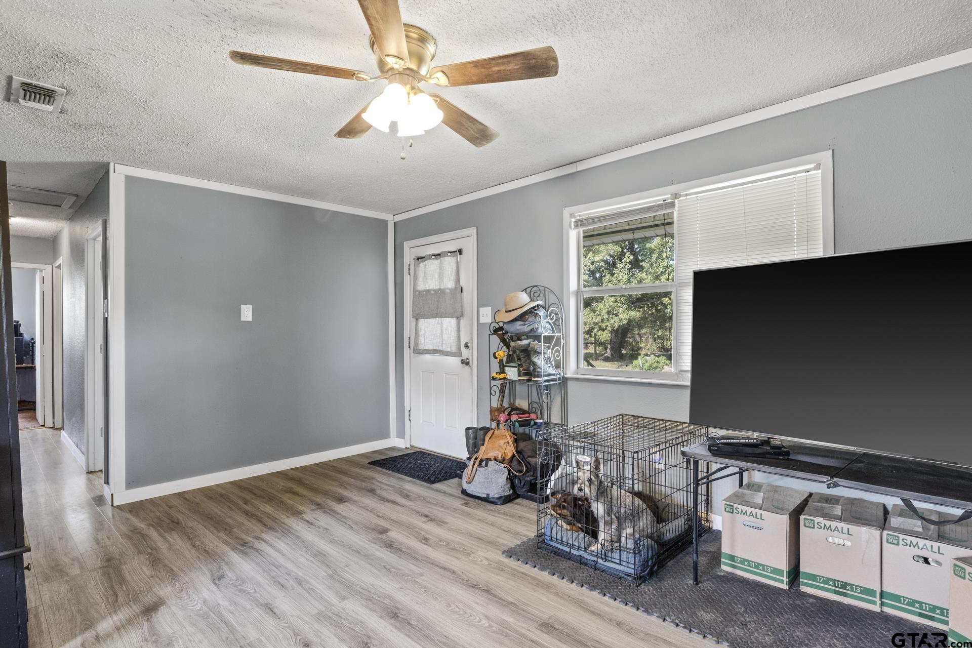 9280 NE County Road 2100