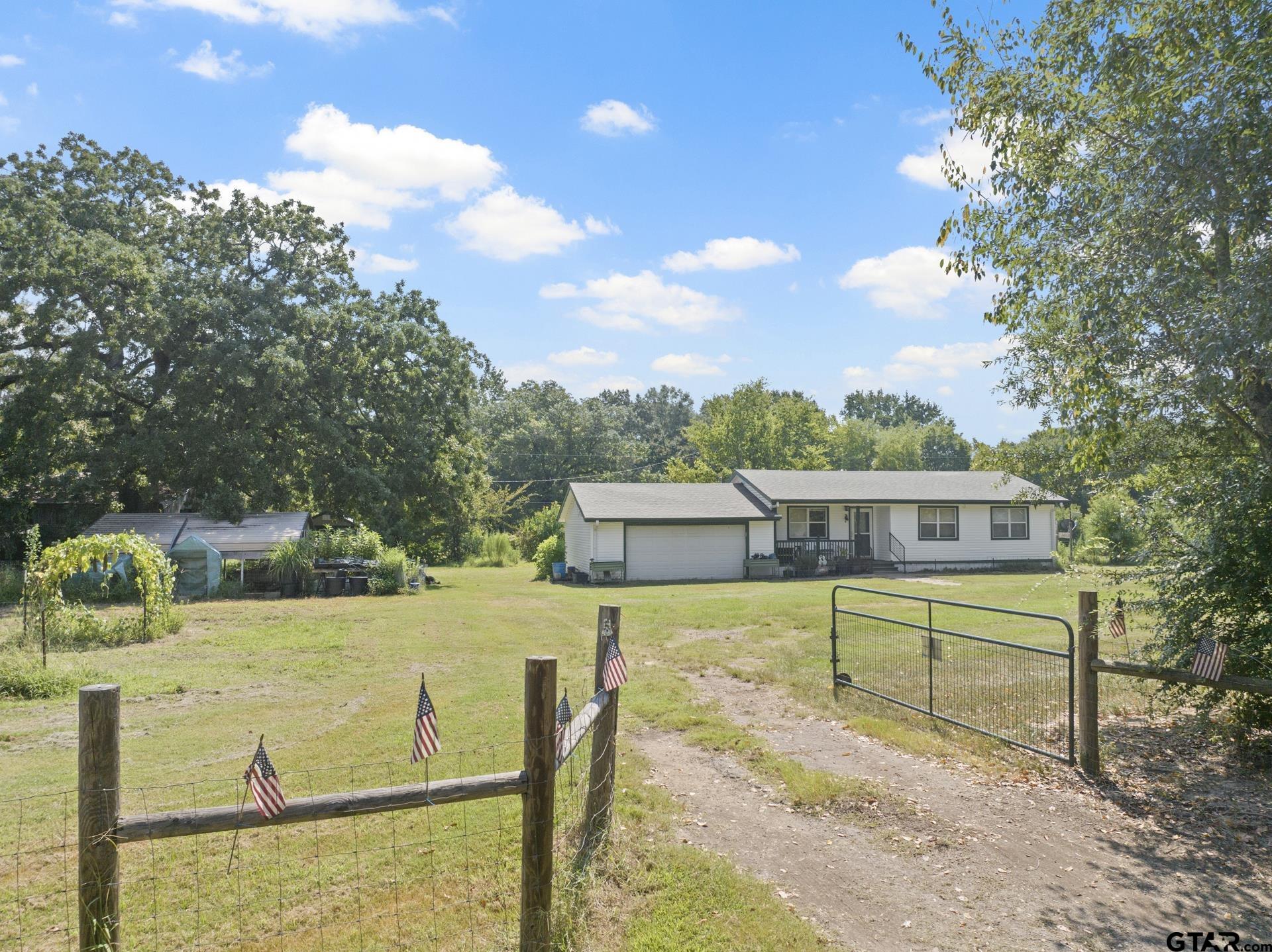 9280 NE County Road 2100