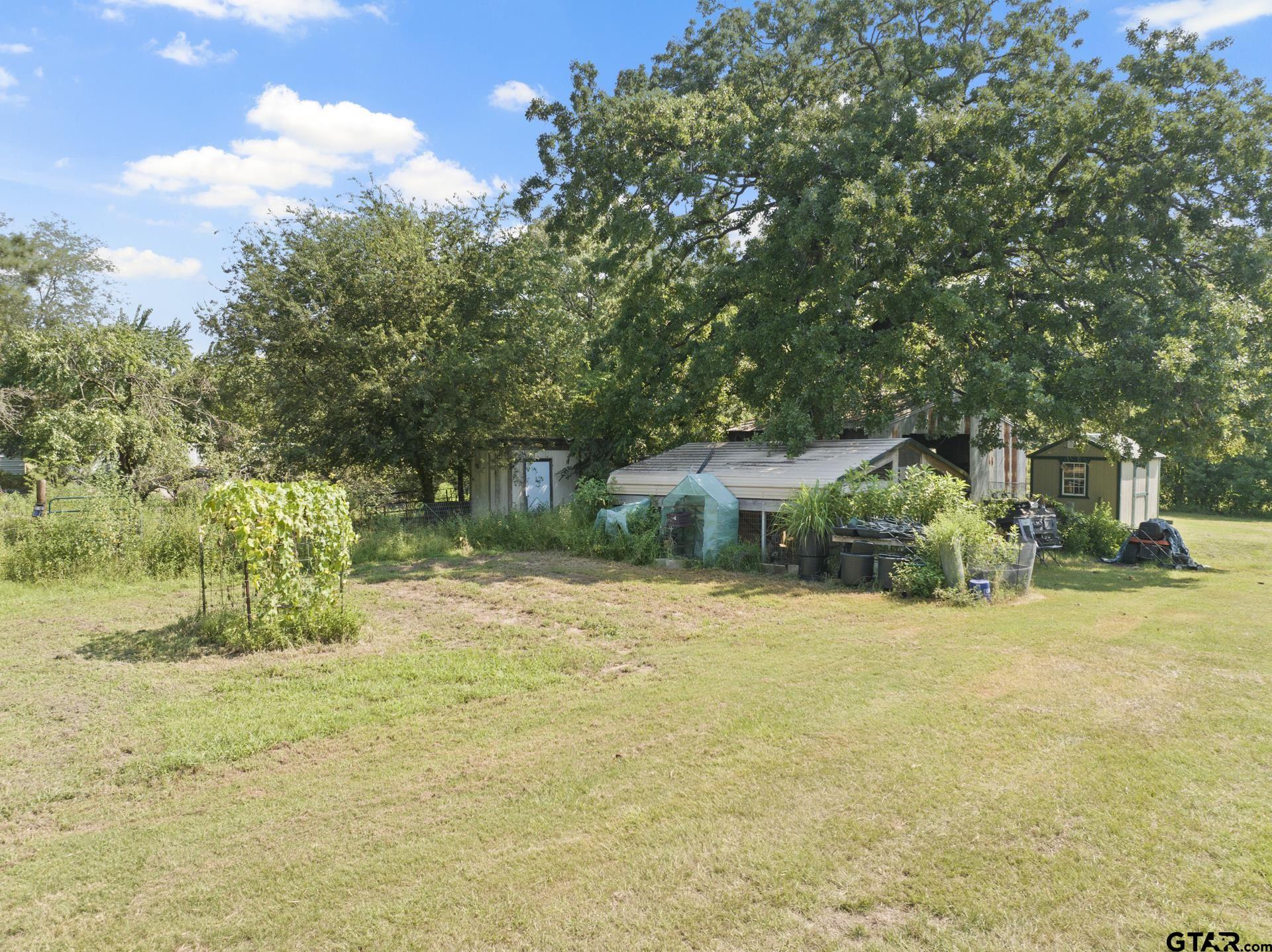 9280 NE County Road 2100