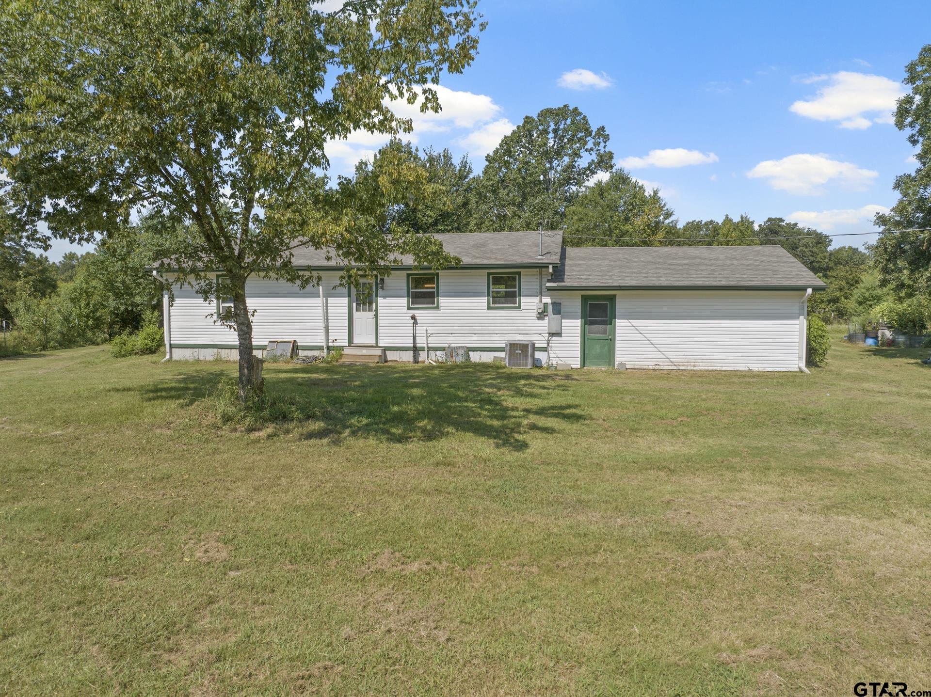9280 NE County Road 2100