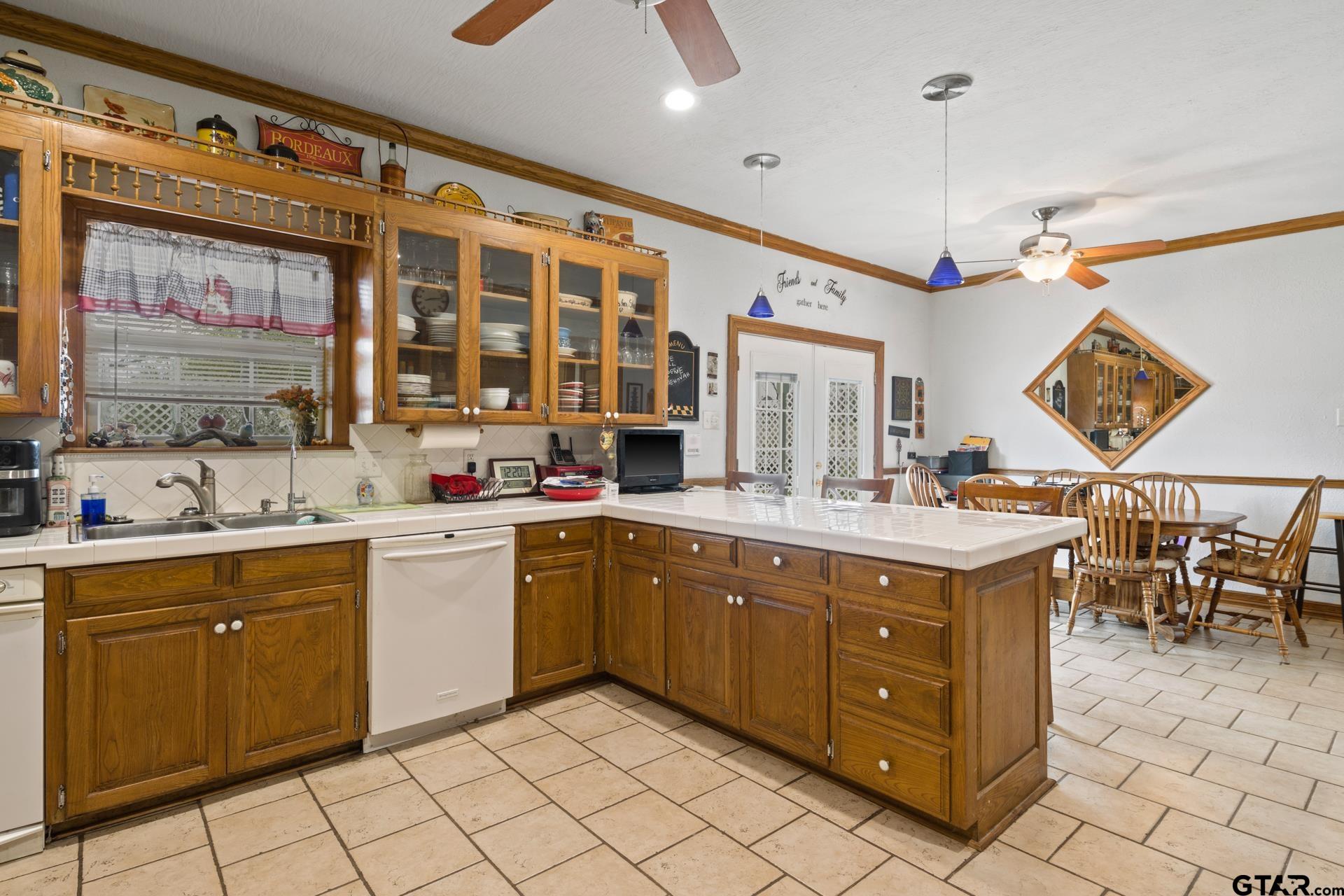 5975 N Hwy 271