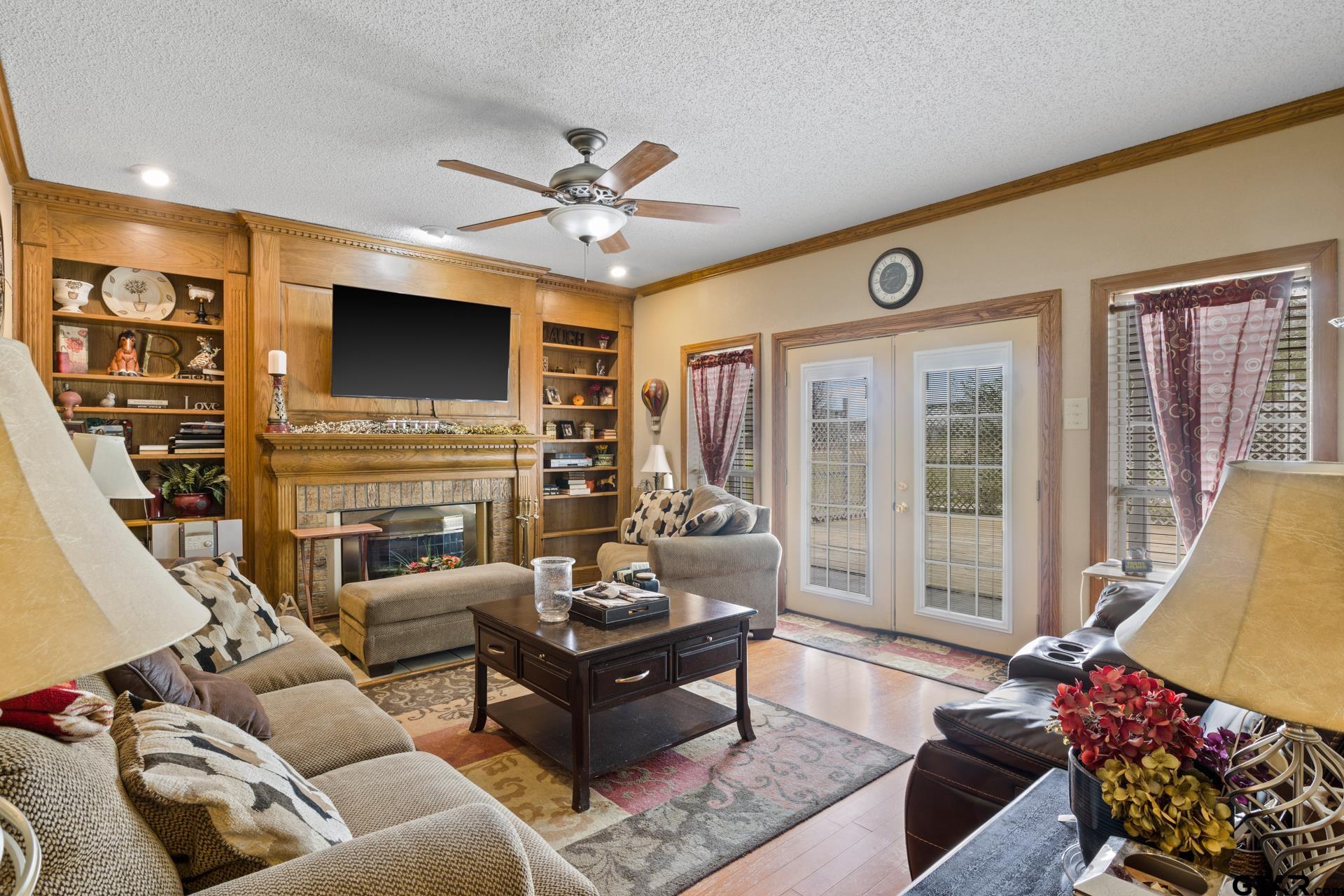 5975 N Hwy 271