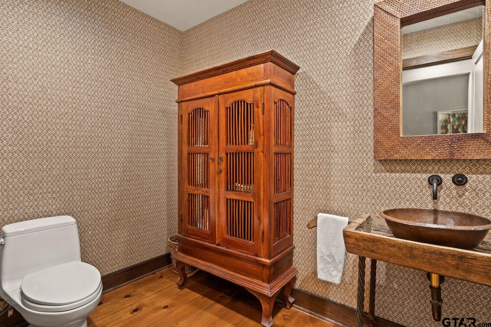 608 E Eagle Point Drive