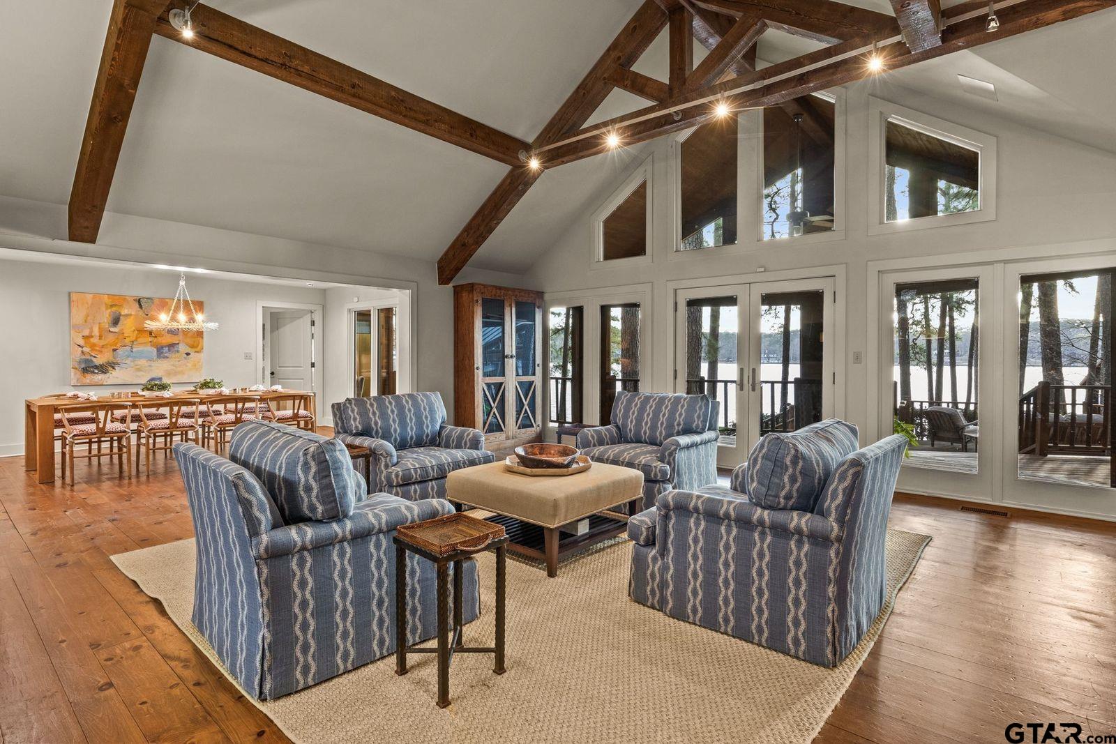 608 E Eagle Point Drive