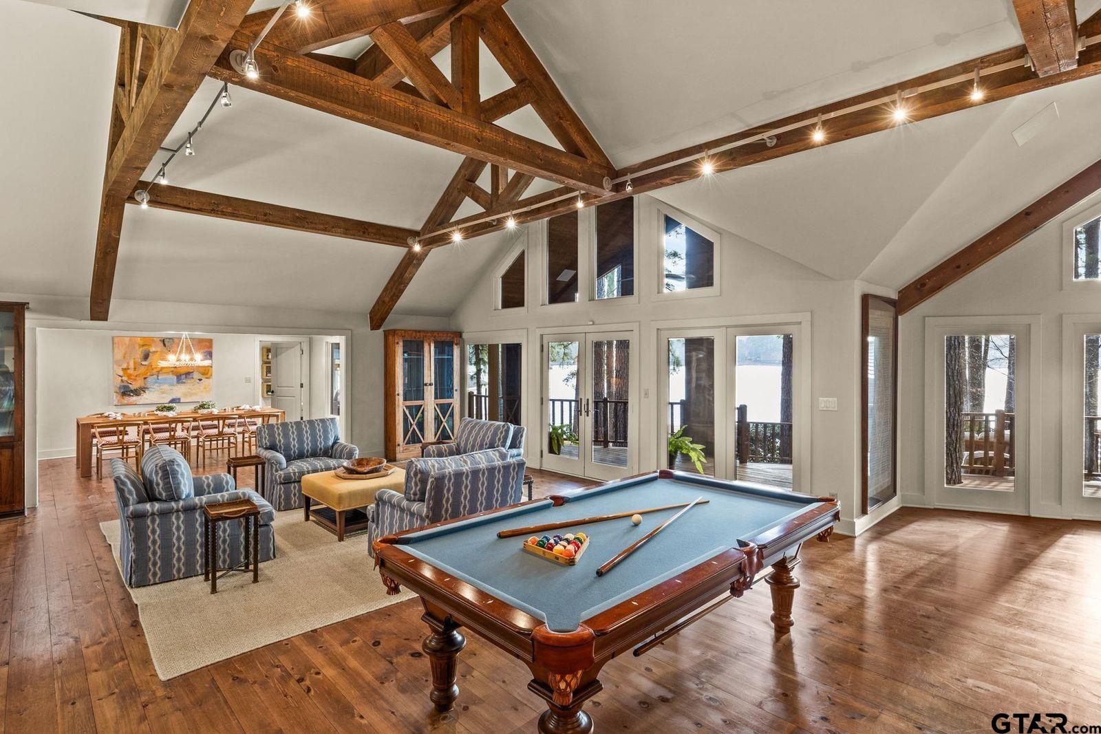 608 E Eagle Point Drive