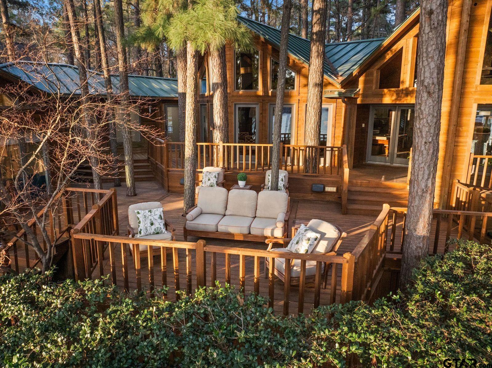 608 E Eagle Point Drive