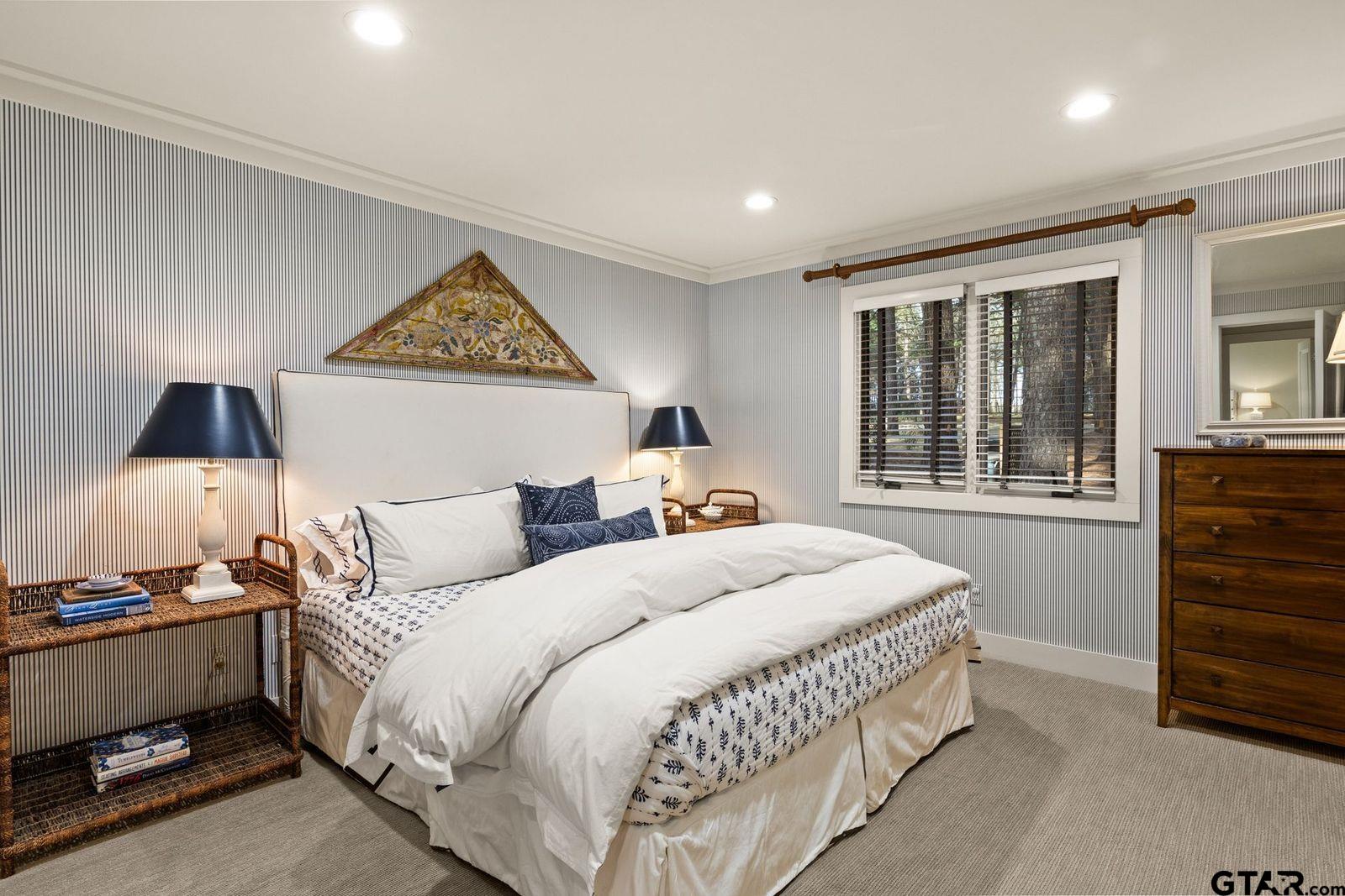 608 E Eagle Point Drive