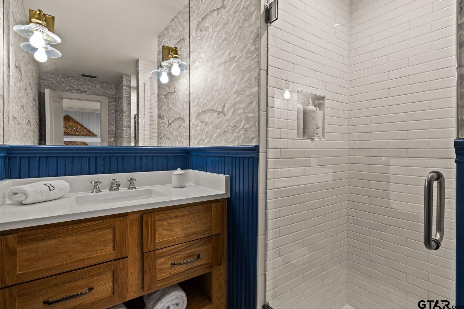 608 E Eagle Point Drive