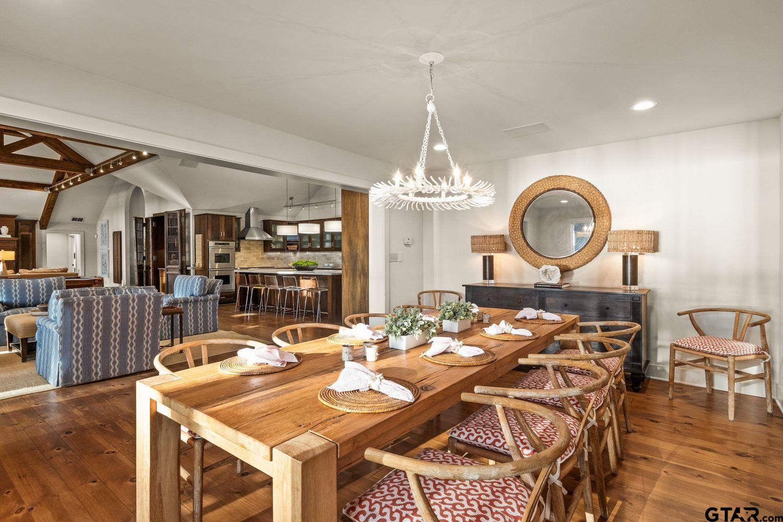 608 E Eagle Point Drive