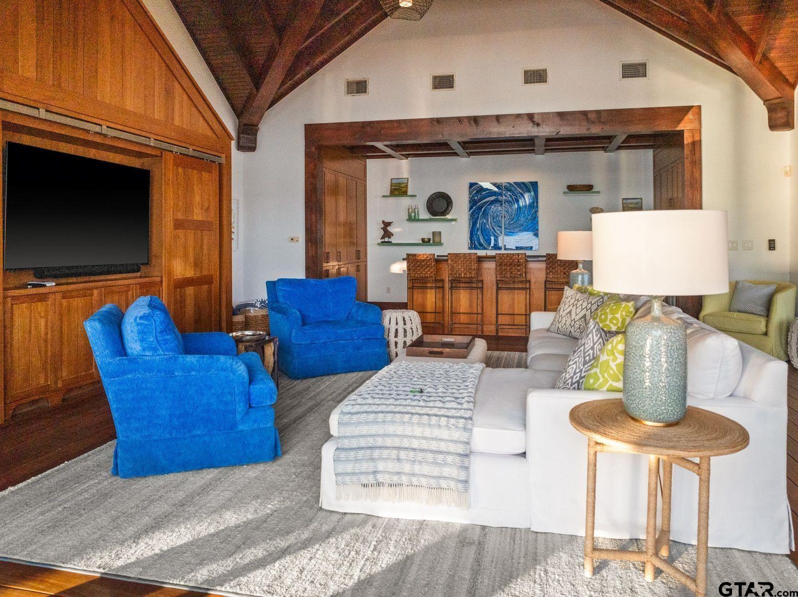 608 E Eagle Point Drive