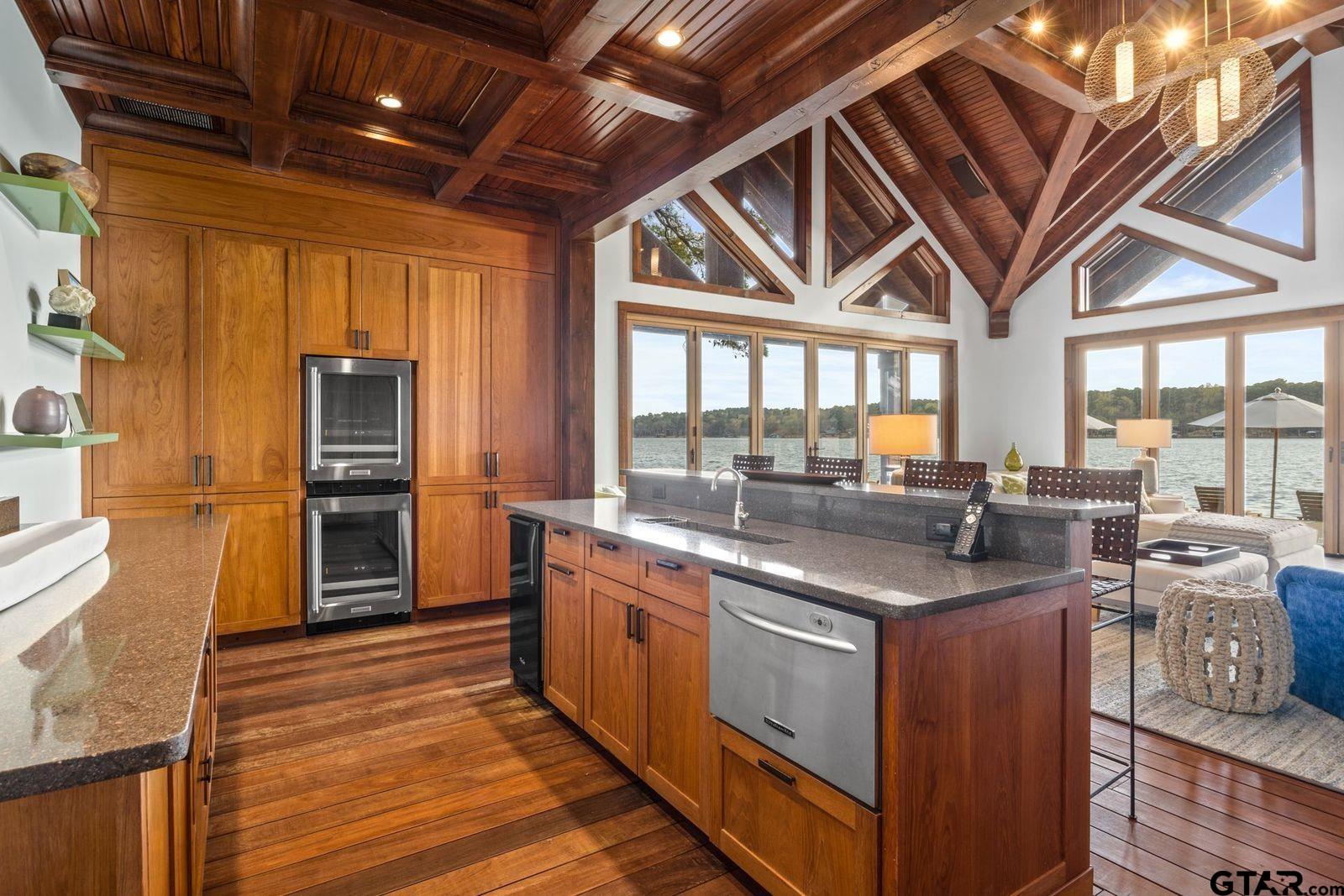 608 E Eagle Point Drive