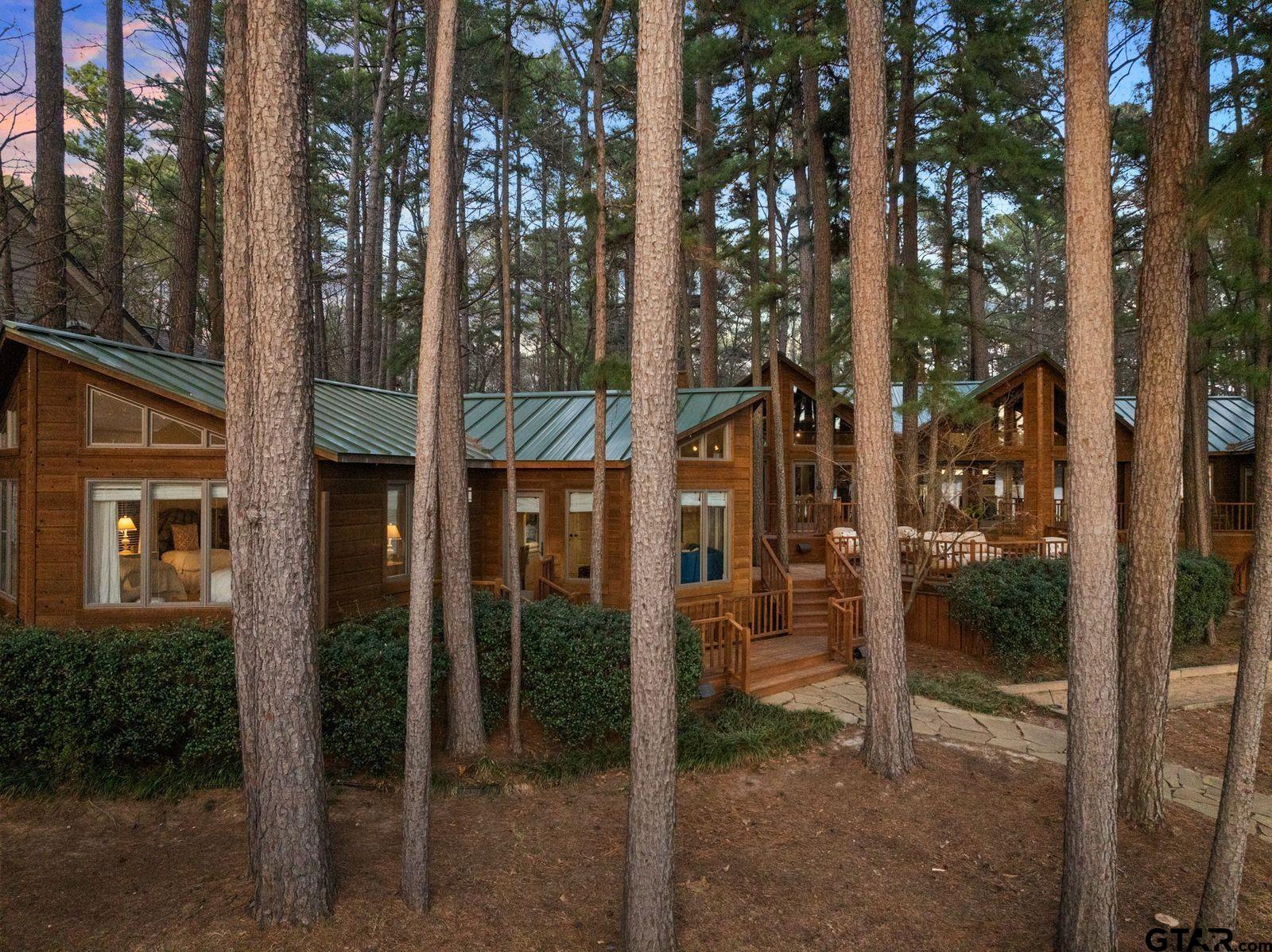 608 E Eagle Point Drive