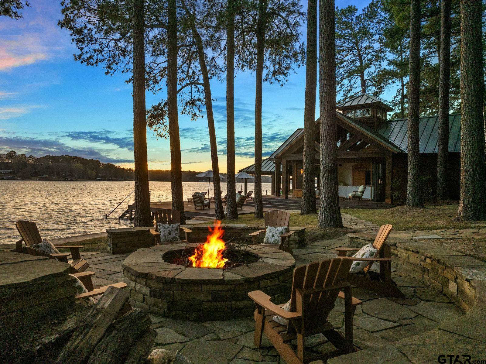 608 E Eagle Point Drive