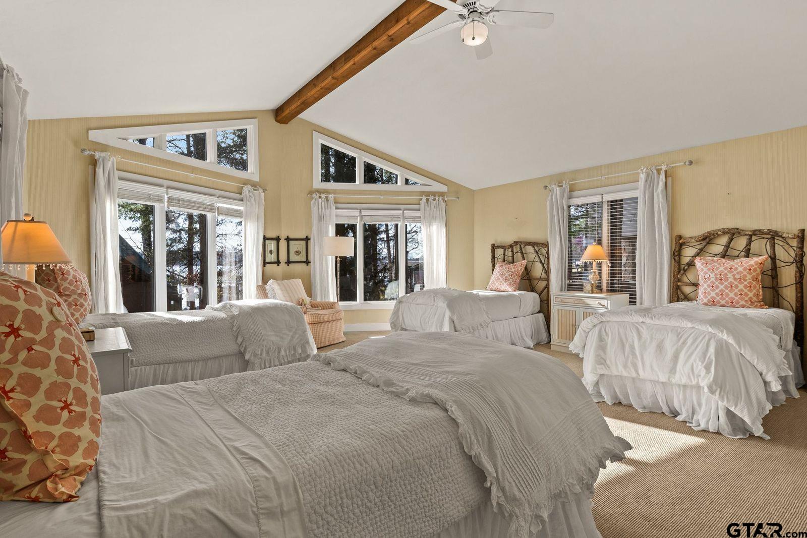 608 E Eagle Point Drive