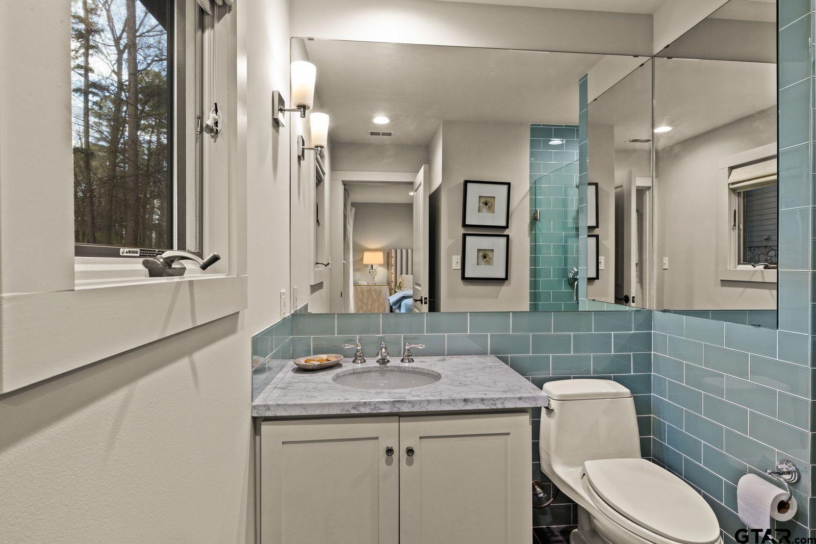 608 E Eagle Point Drive