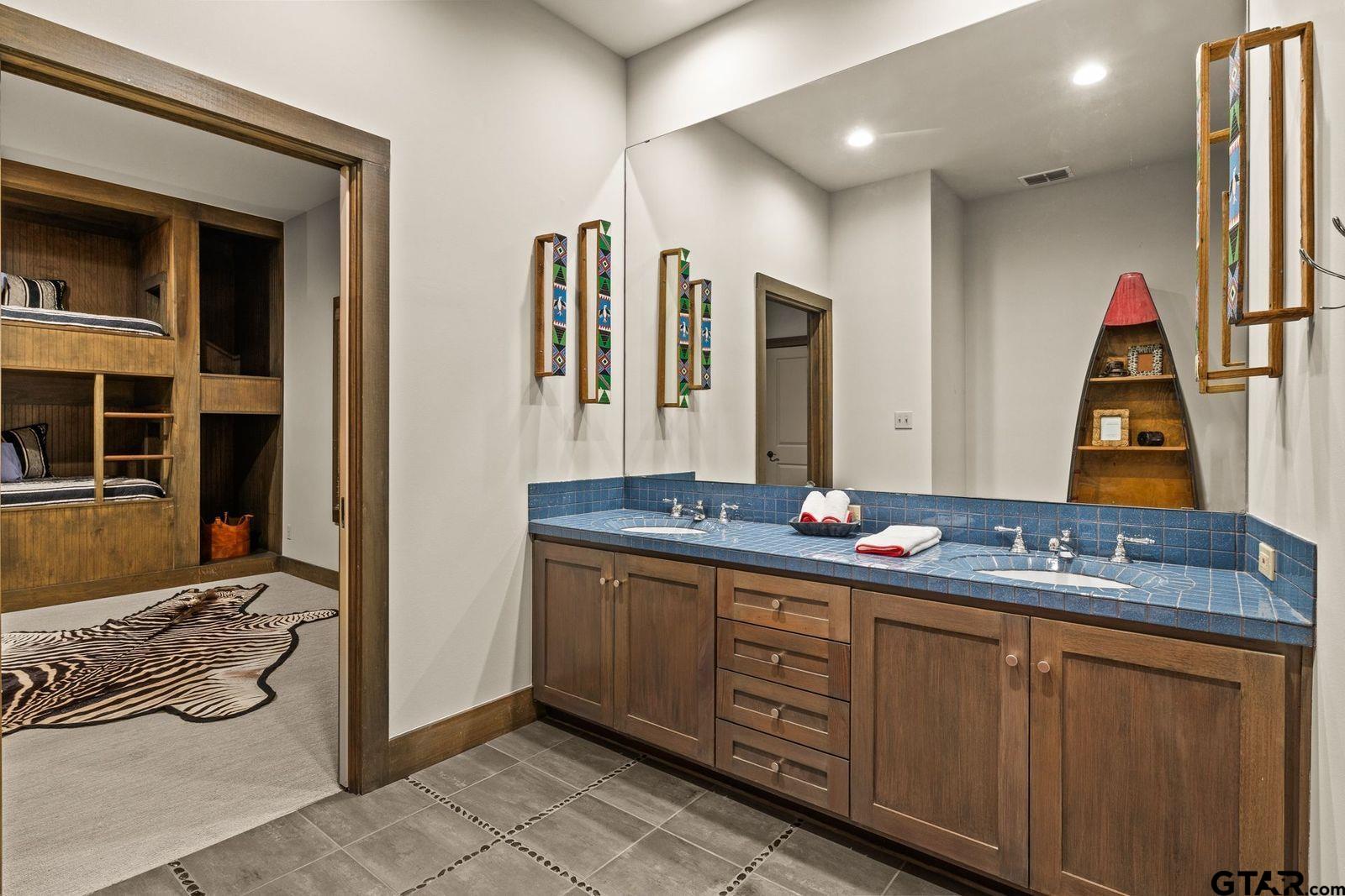 608 E Eagle Point Drive