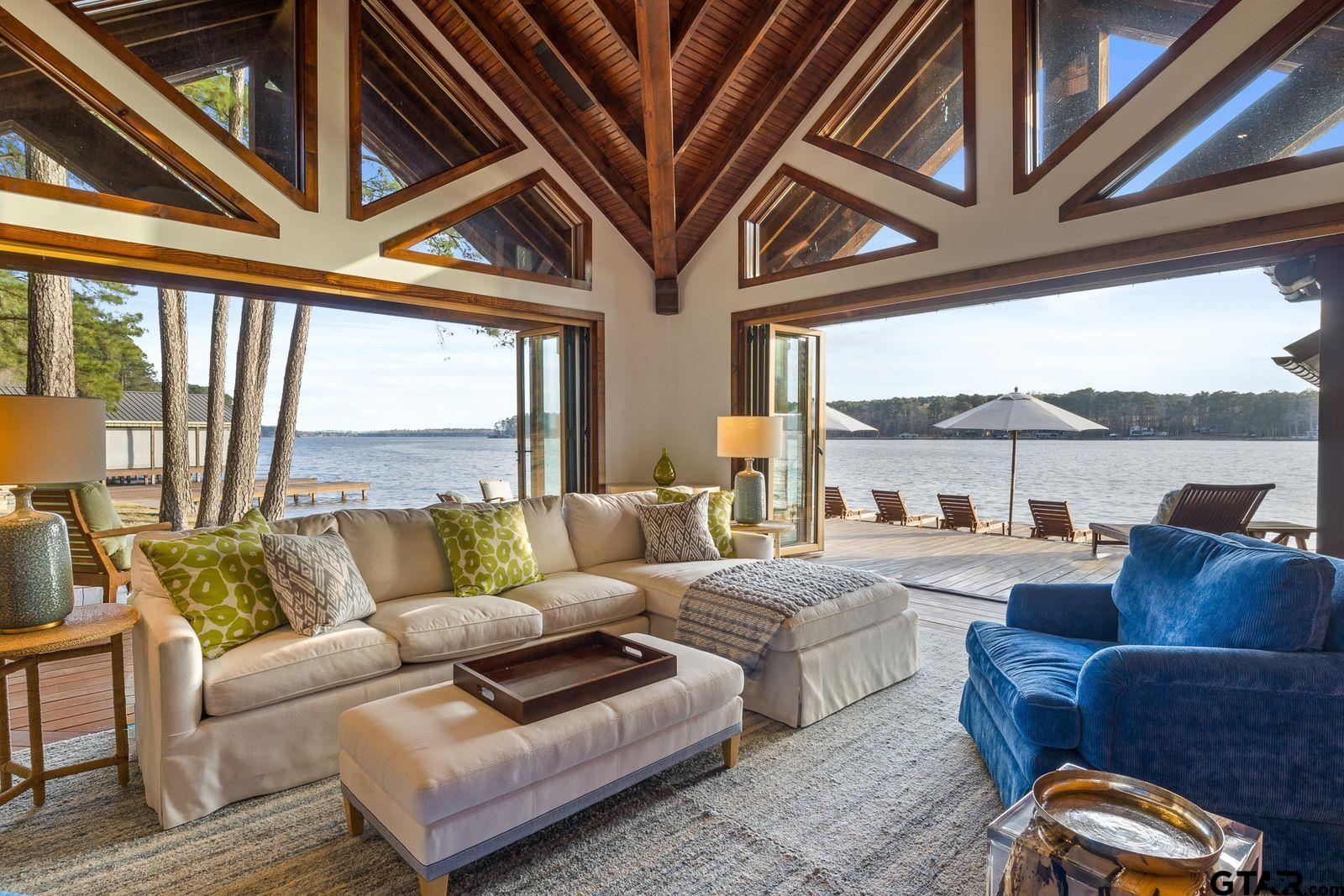 608 E Eagle Point Drive