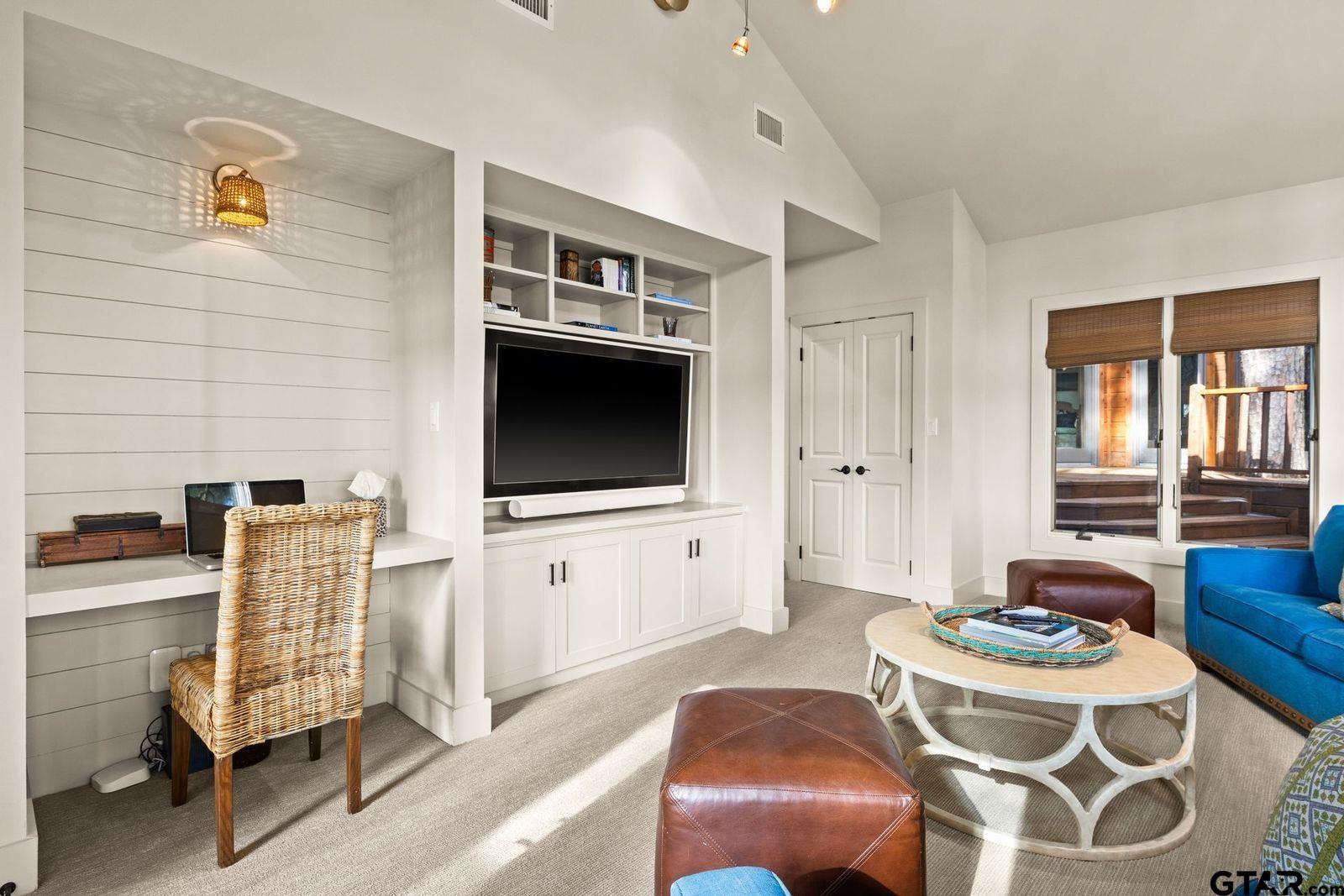 608 E Eagle Point Drive