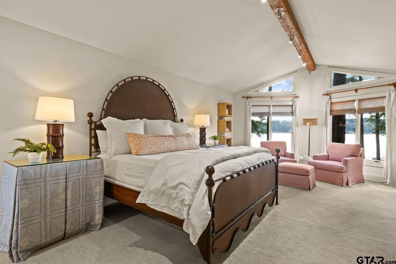 608 E Eagle Point Drive