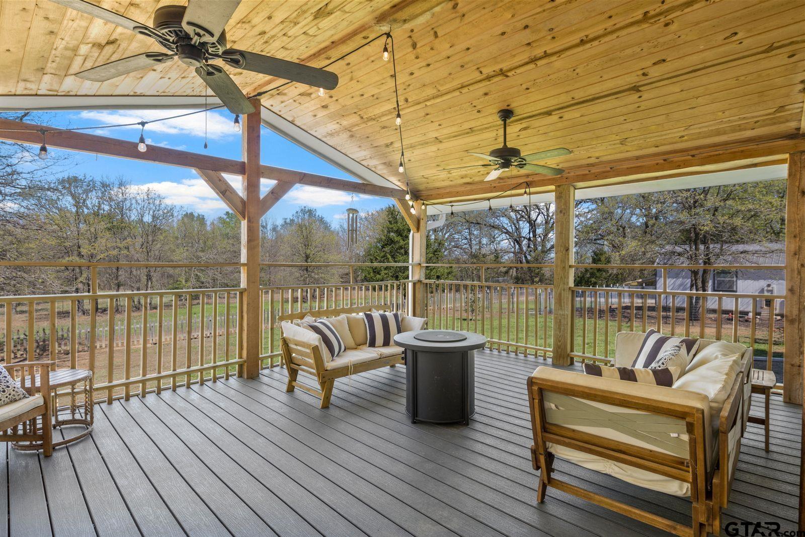 535 NE County Road 2060