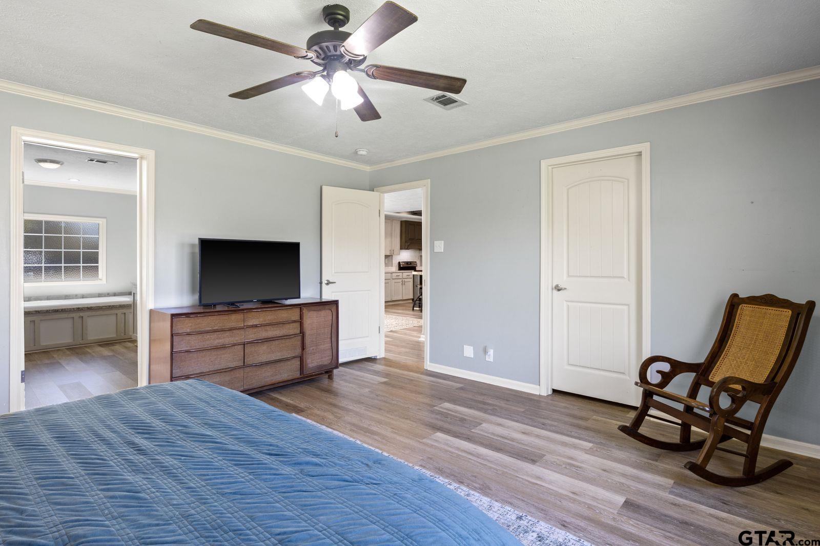 535 NE County Road 2060