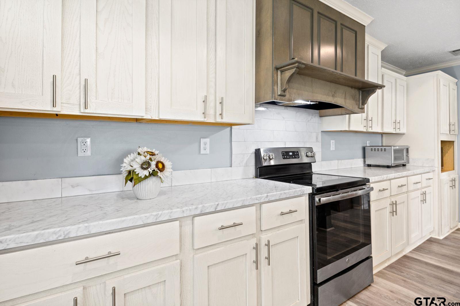 535 NE County Road 2060