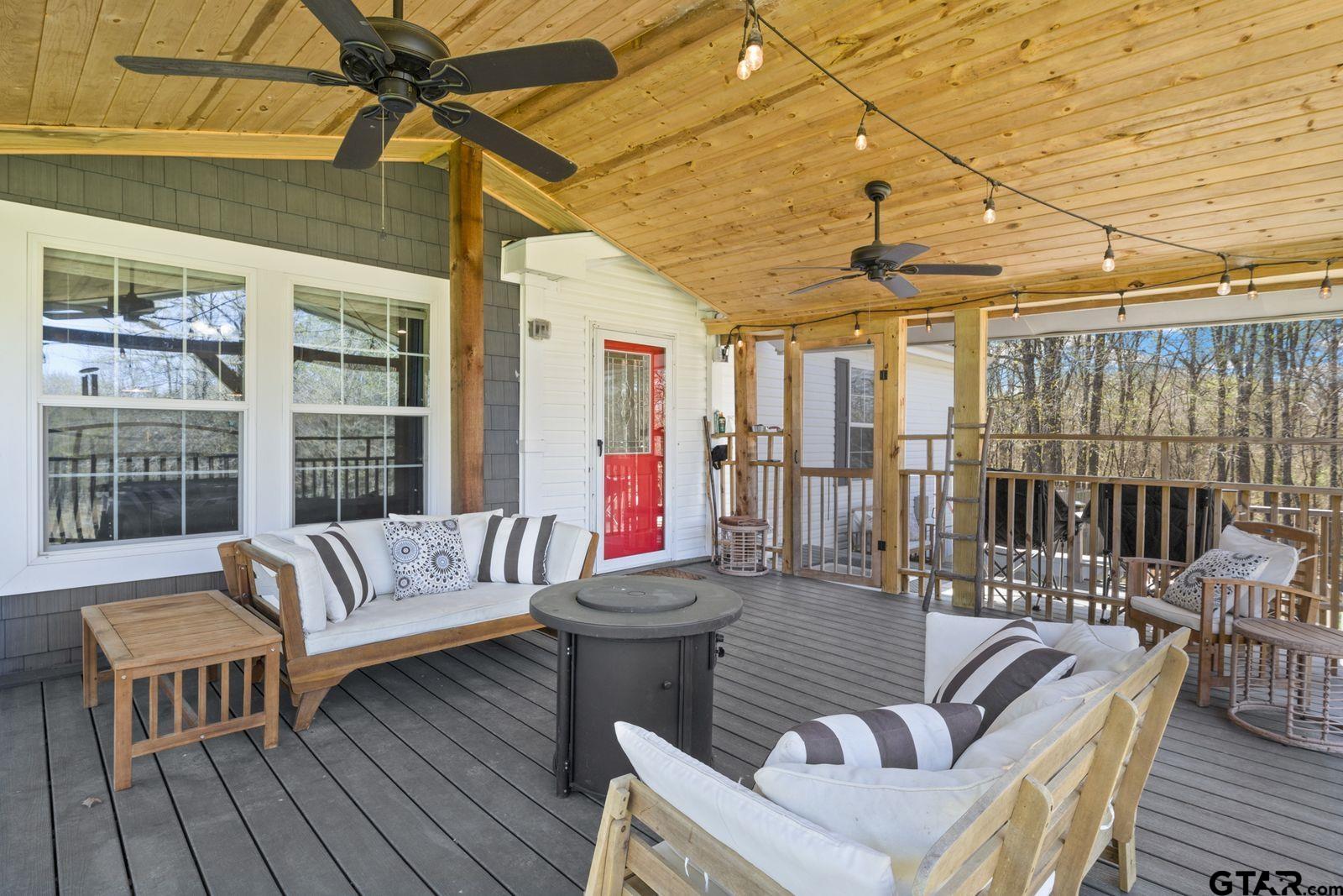 535 NE County Road 2060