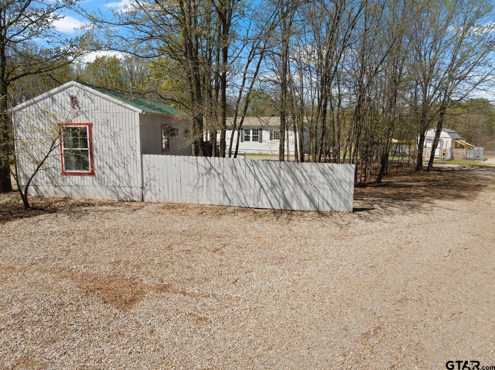 535 NE County Road 2060