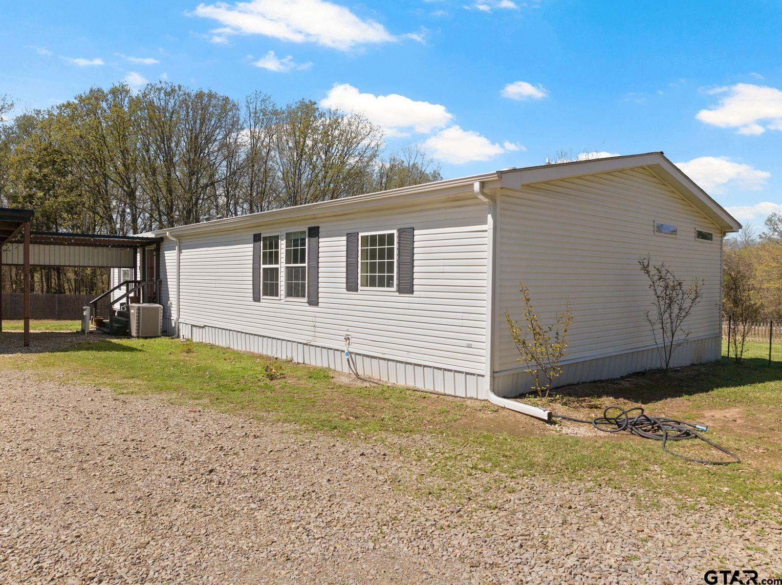 535 NE County Road 2060