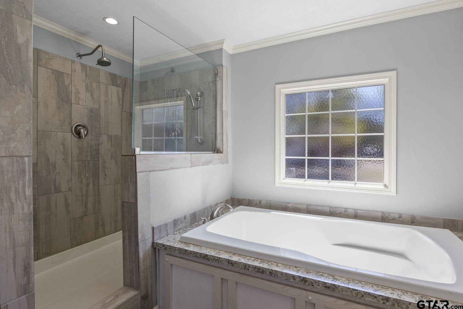 535 NE County Road 2060