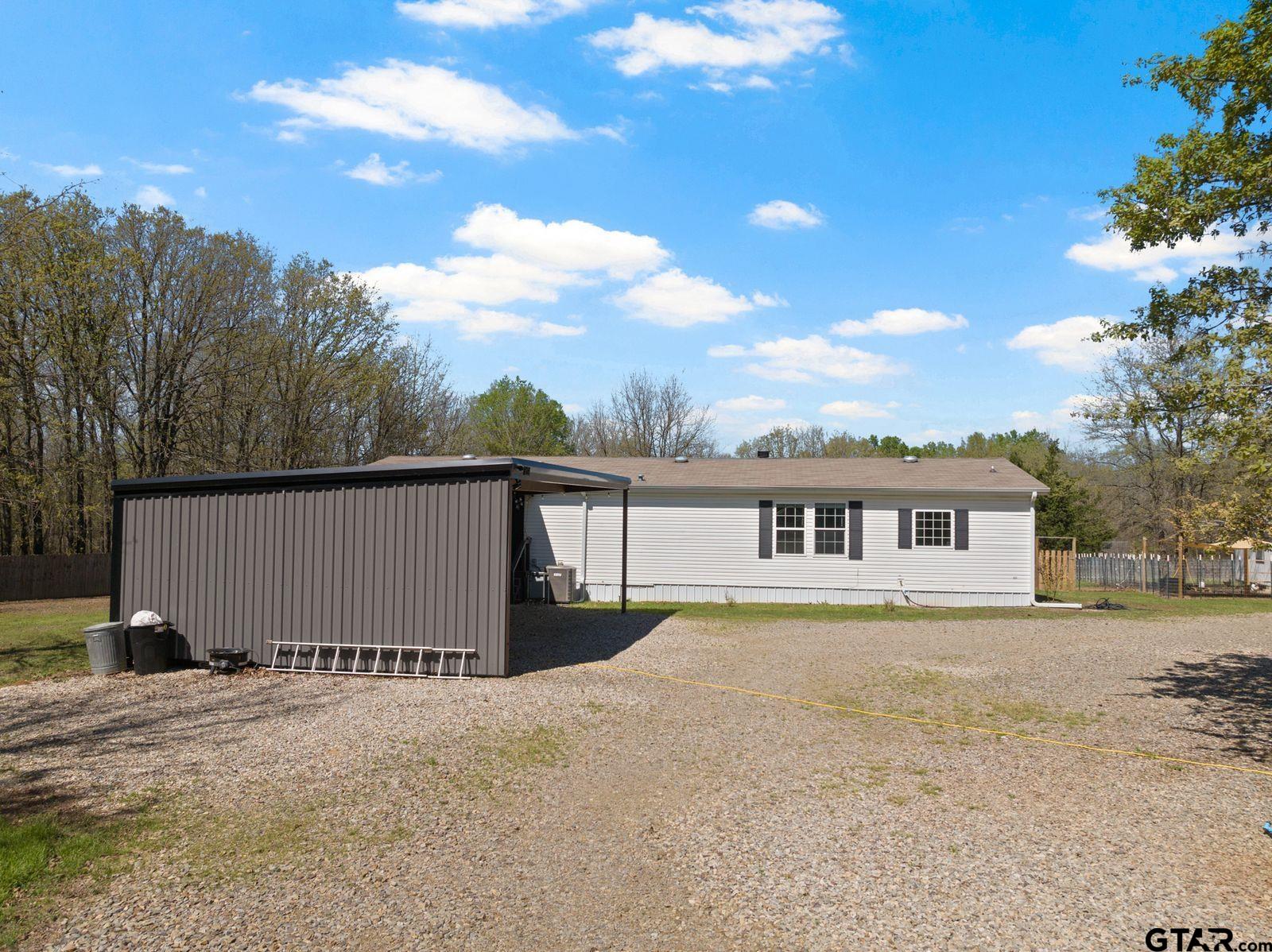 535 NE County Road 2060