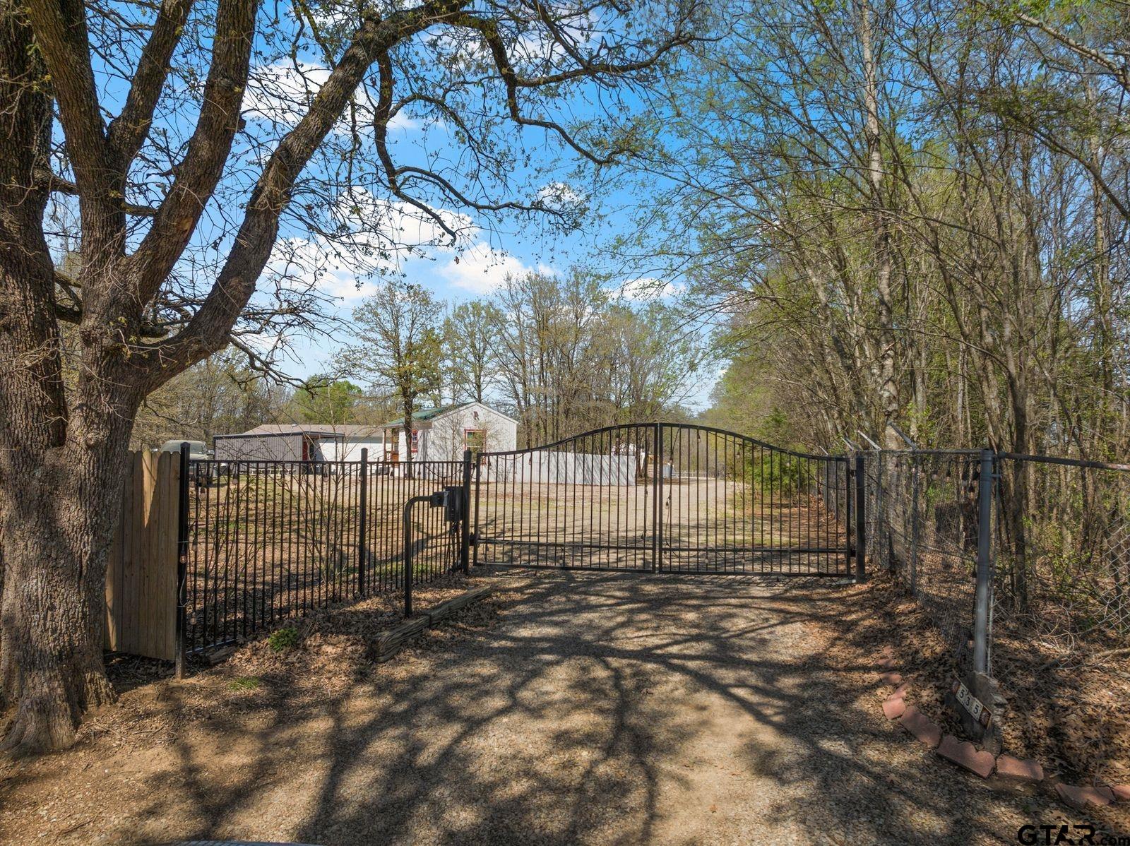 535 NE County Road 2060