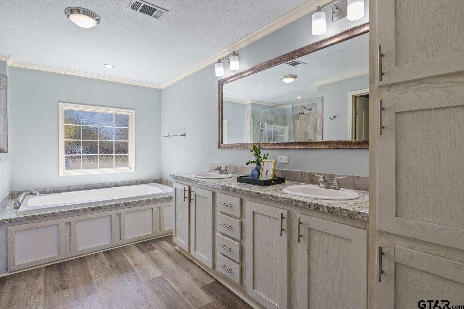 535 NE County Road 2060