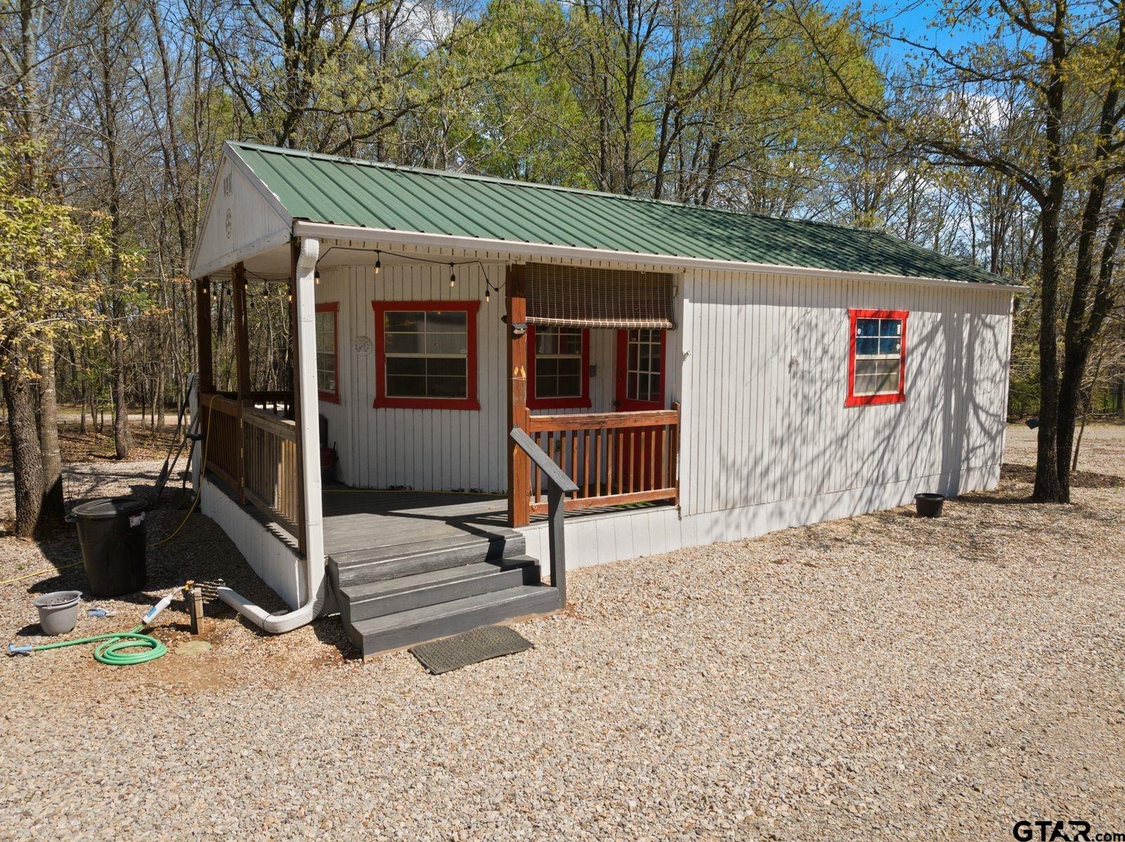 535 NE County Road 2060