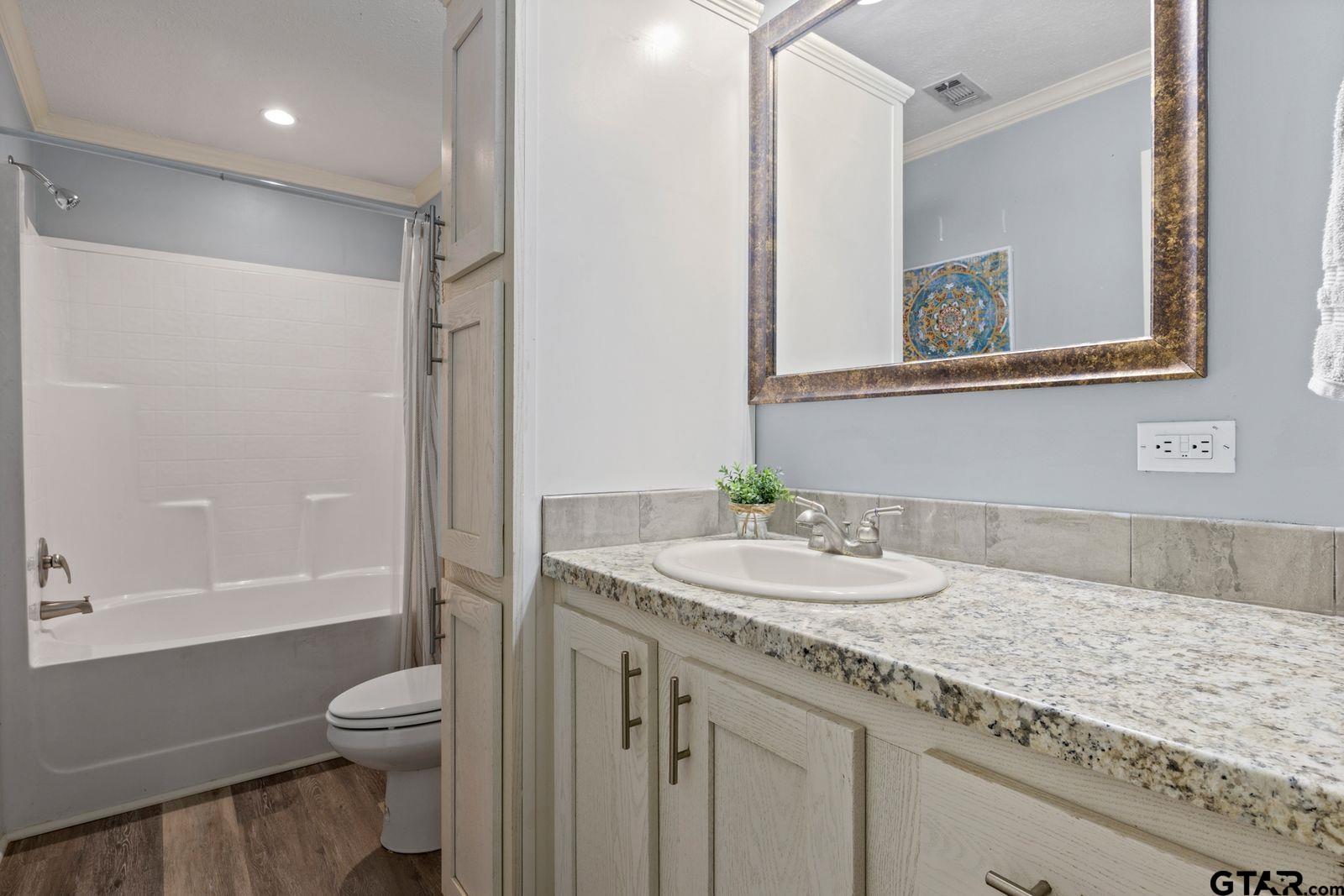 535 NE County Road 2060