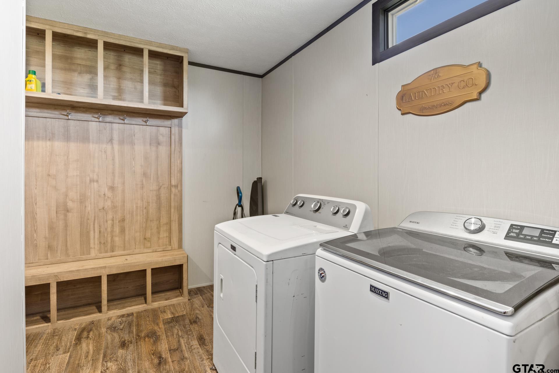 724 NE County Road 2170