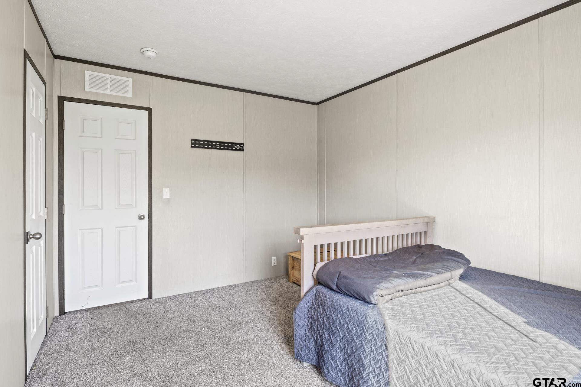 724 NE County Road 2170