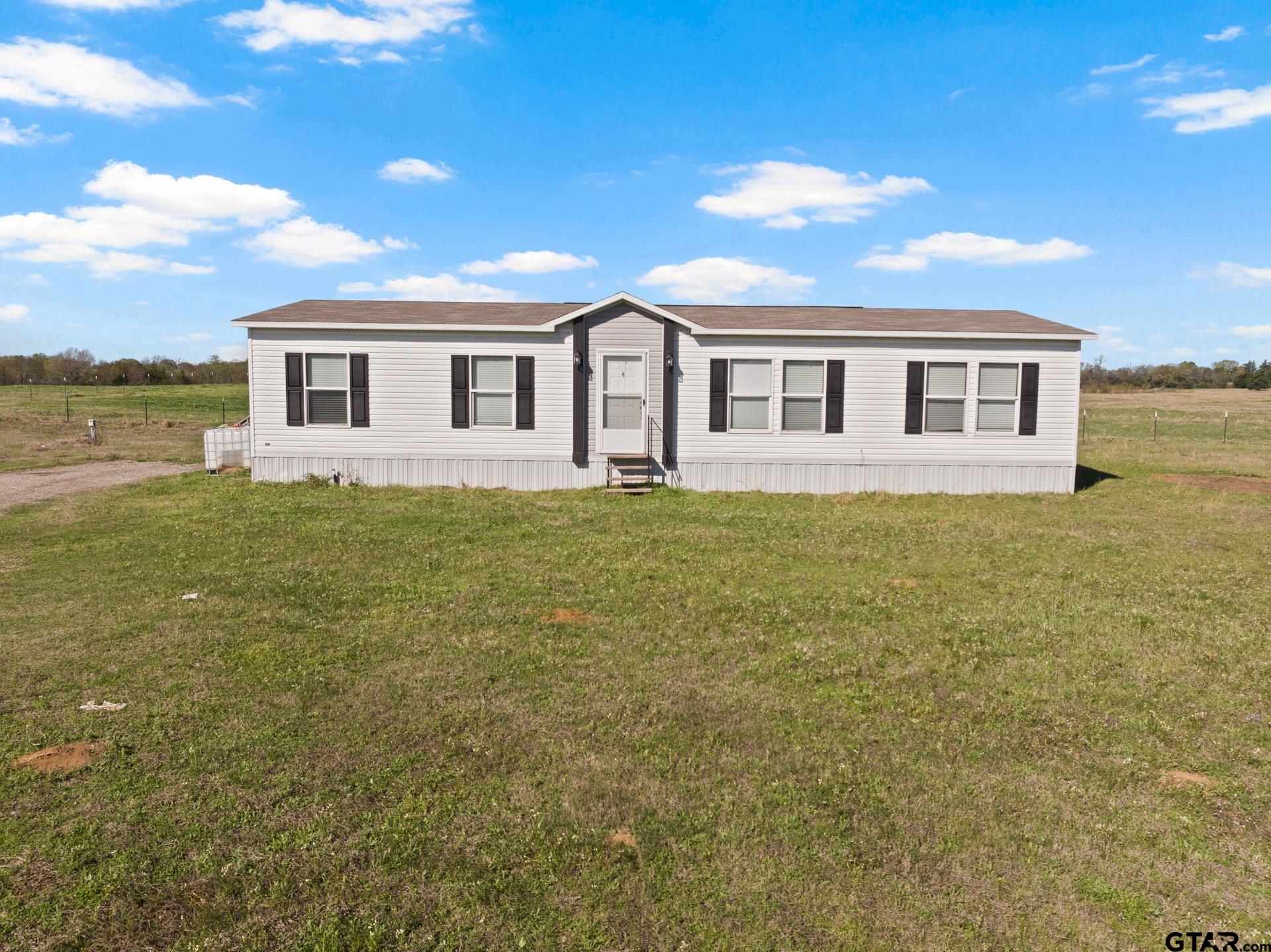 724 NE County Road 2170