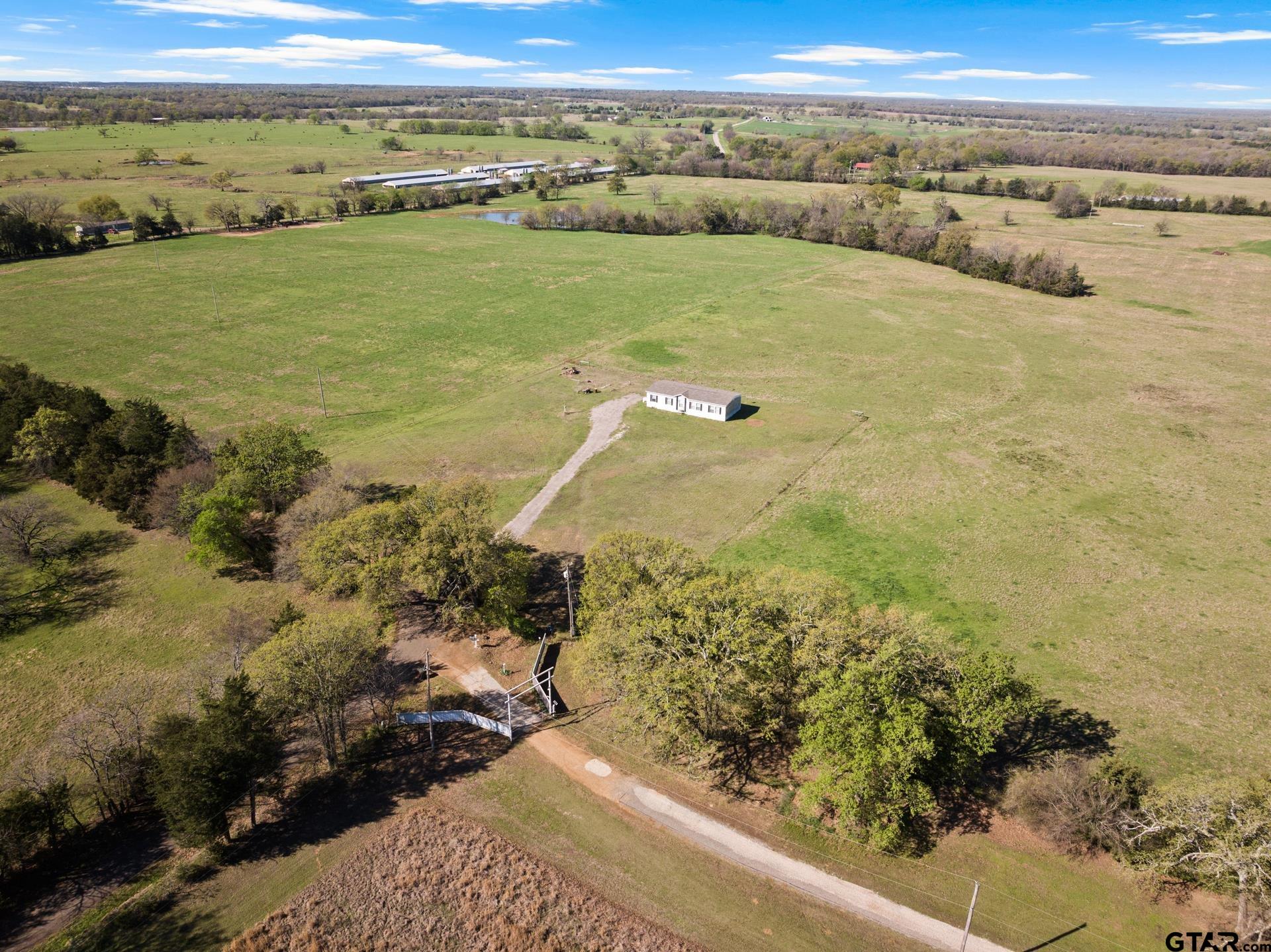 724 NE County Road 2170