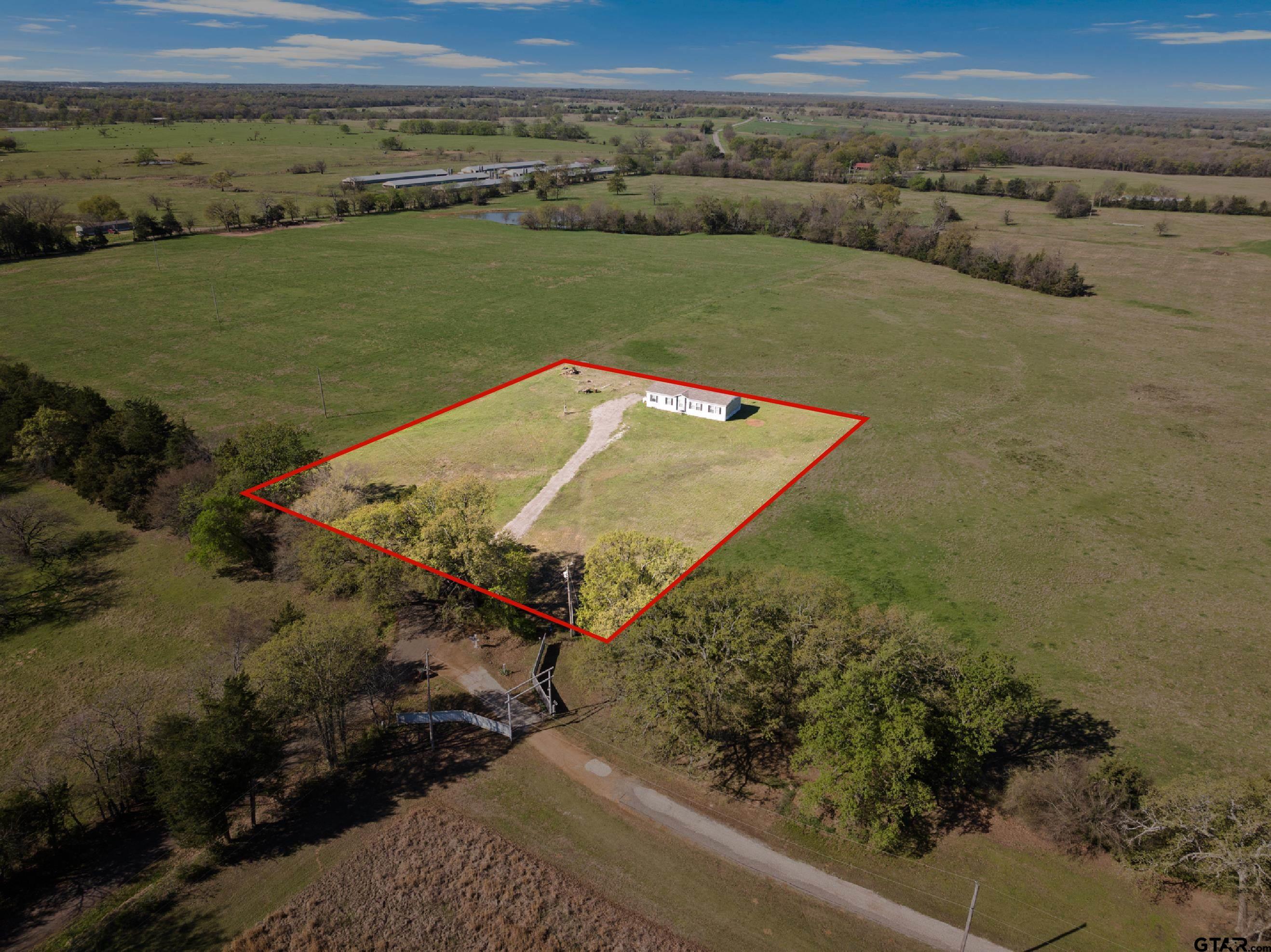 724 NE County Road 2170